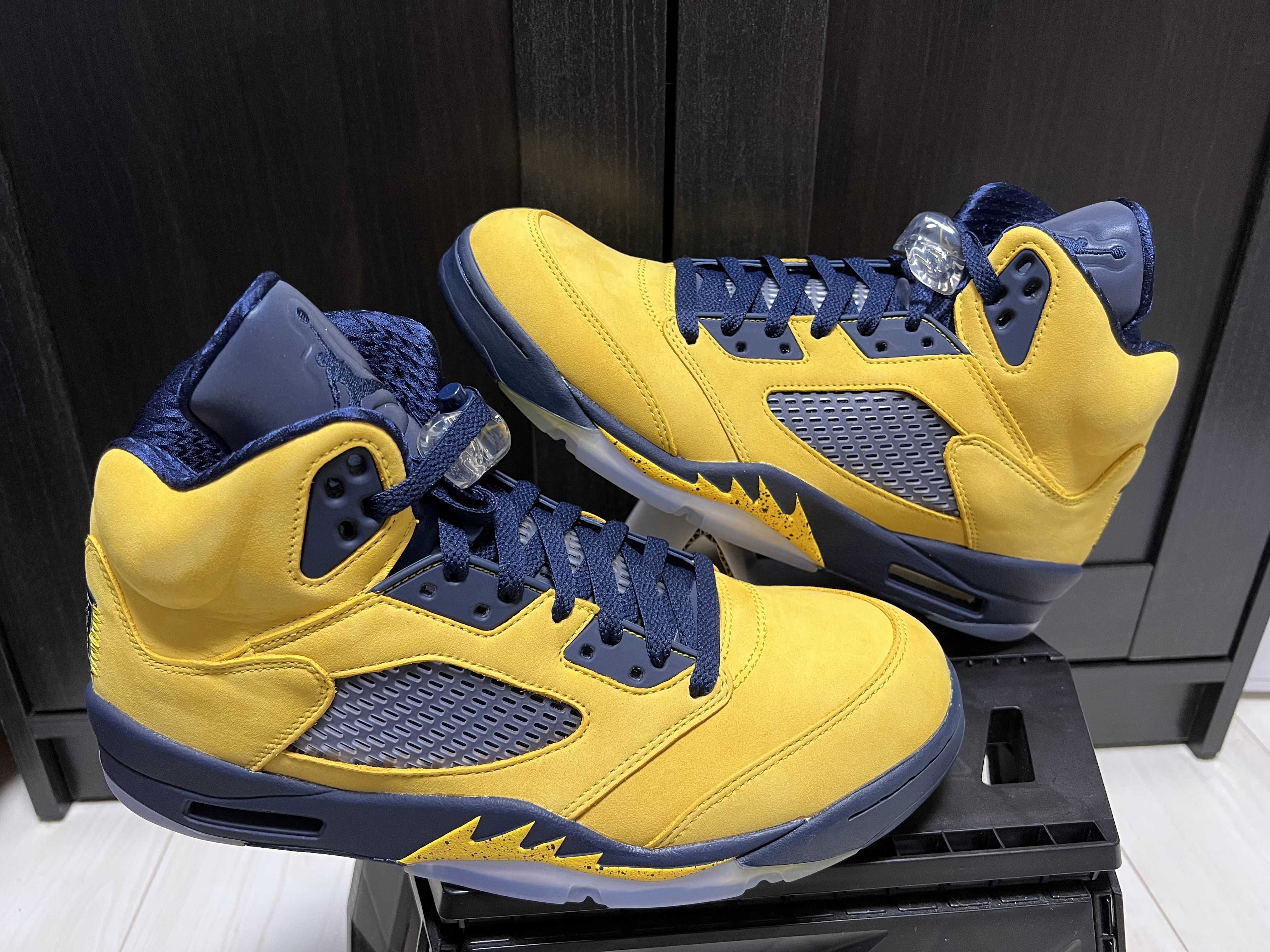 NIKE AIR JORDAN 5 "MICHIGAN"