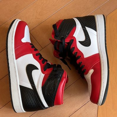 Nike Women's Air Jordan 1 High OG "Satin Red"