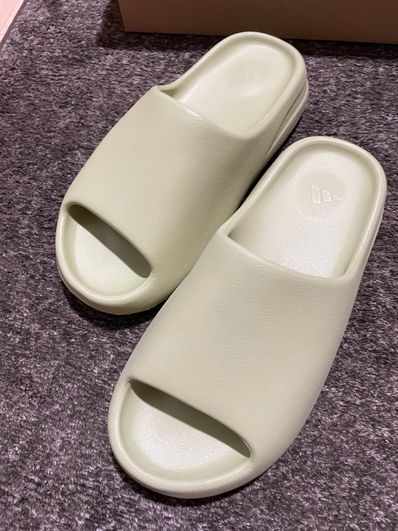 adidas YEEZY Slide "Resin" (FZ5904)