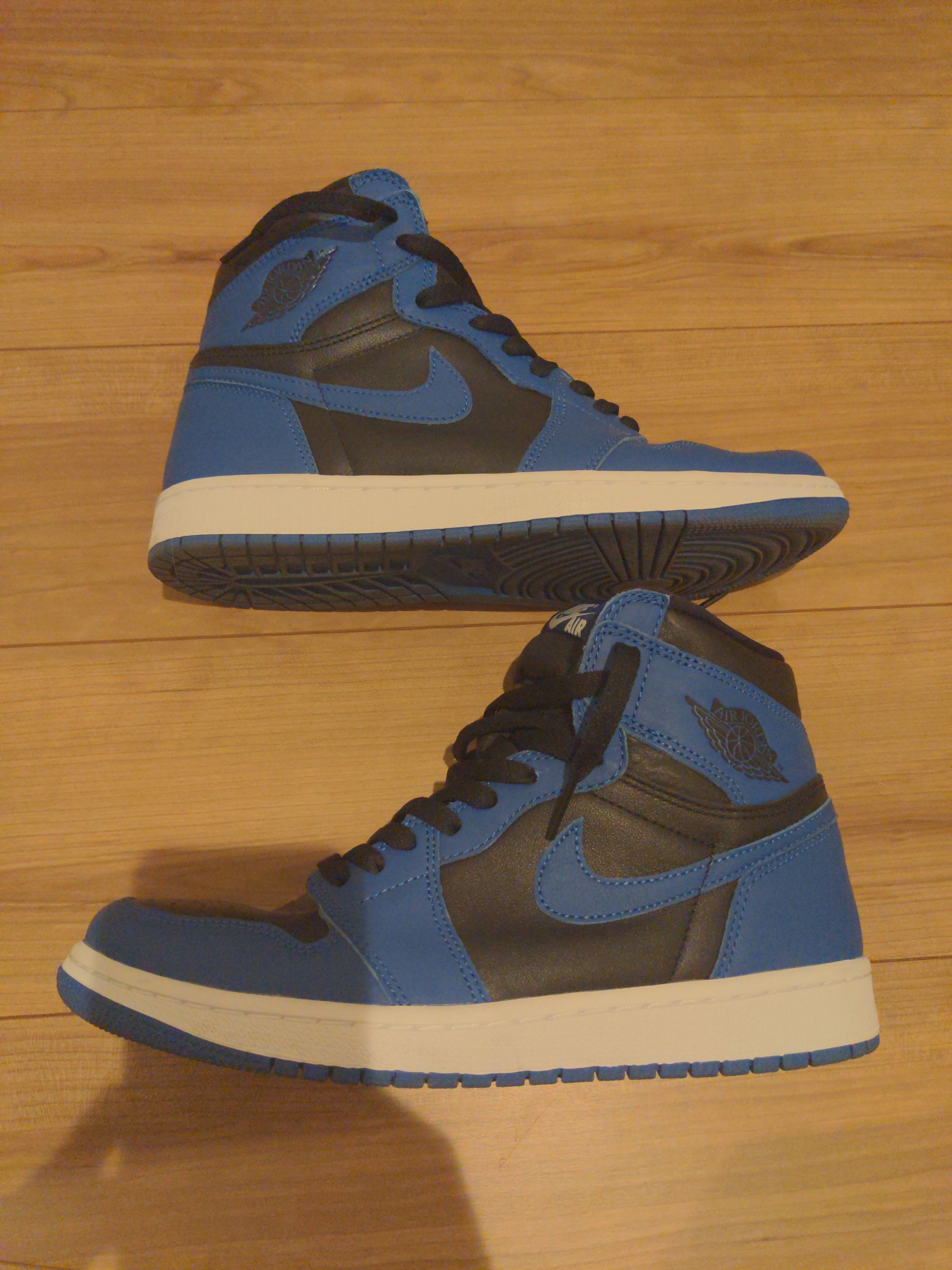 Nike Air Jordan 1 Retro High OG "Dark Marina Blue"