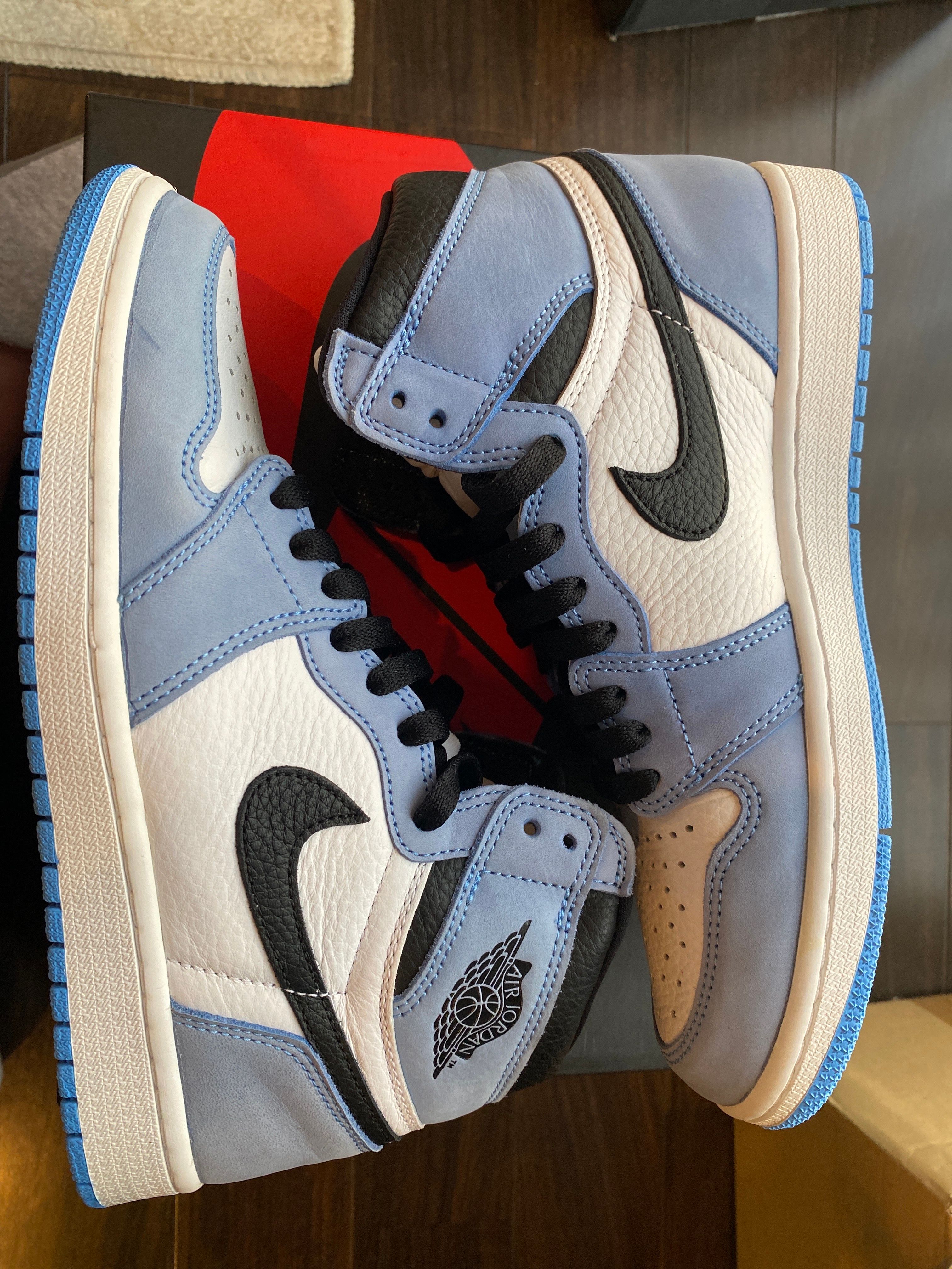 Nike Air Jordan 1 High OG "University Blue"