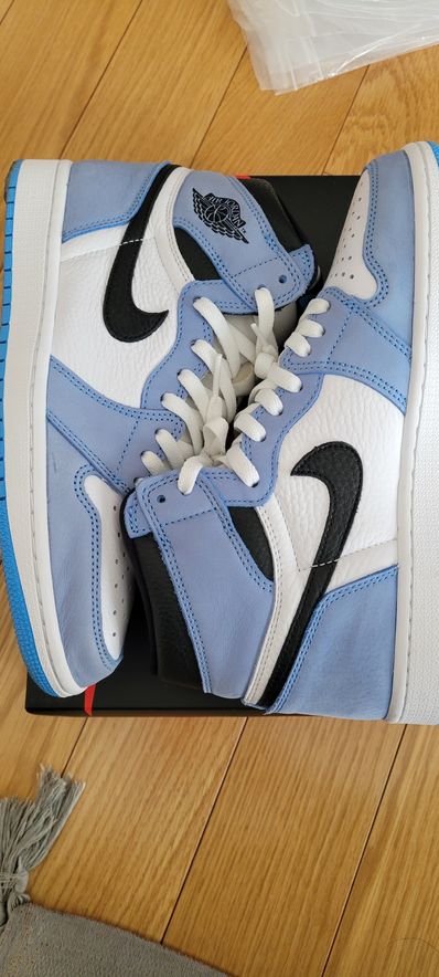 Nike Air Jordan 1 High OG "University Blue"