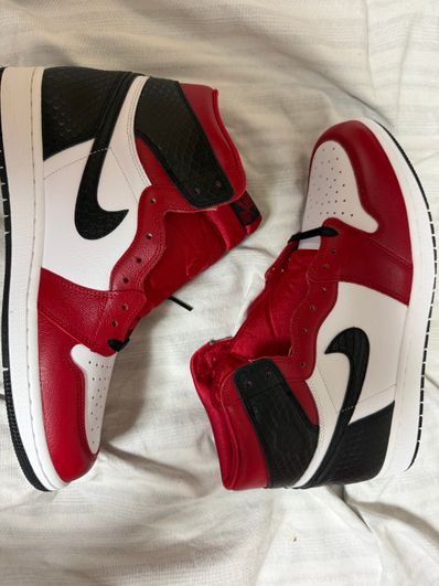 Nike Women's Air Jordan 1 High OG "Satin Red"