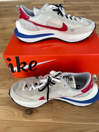 sacai × Nike Vapor Waffle "Royal Fuchsia"