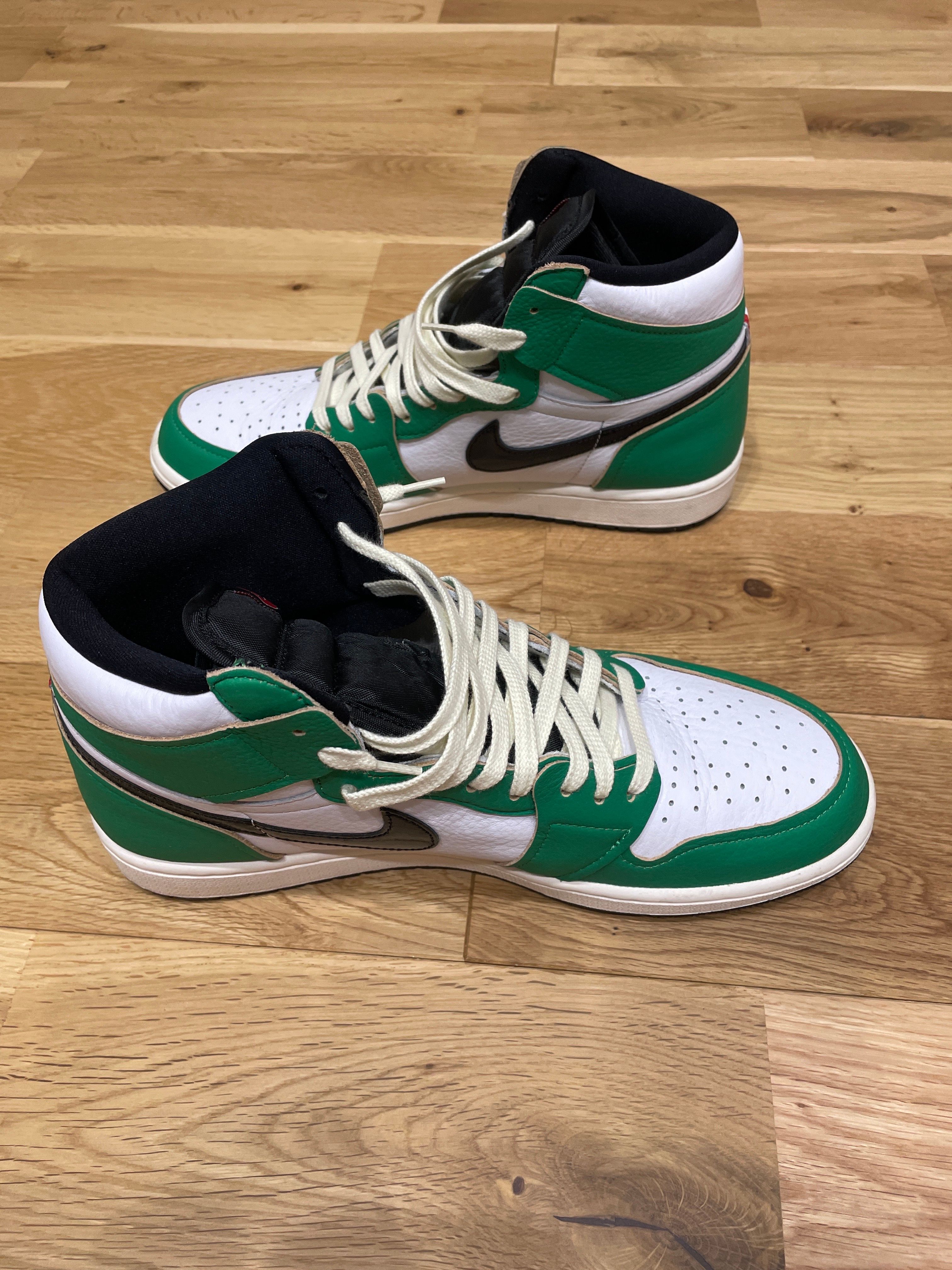 Nike Women's Air Jordan 1 High OG "Lucky Green/White-Sail-Black"