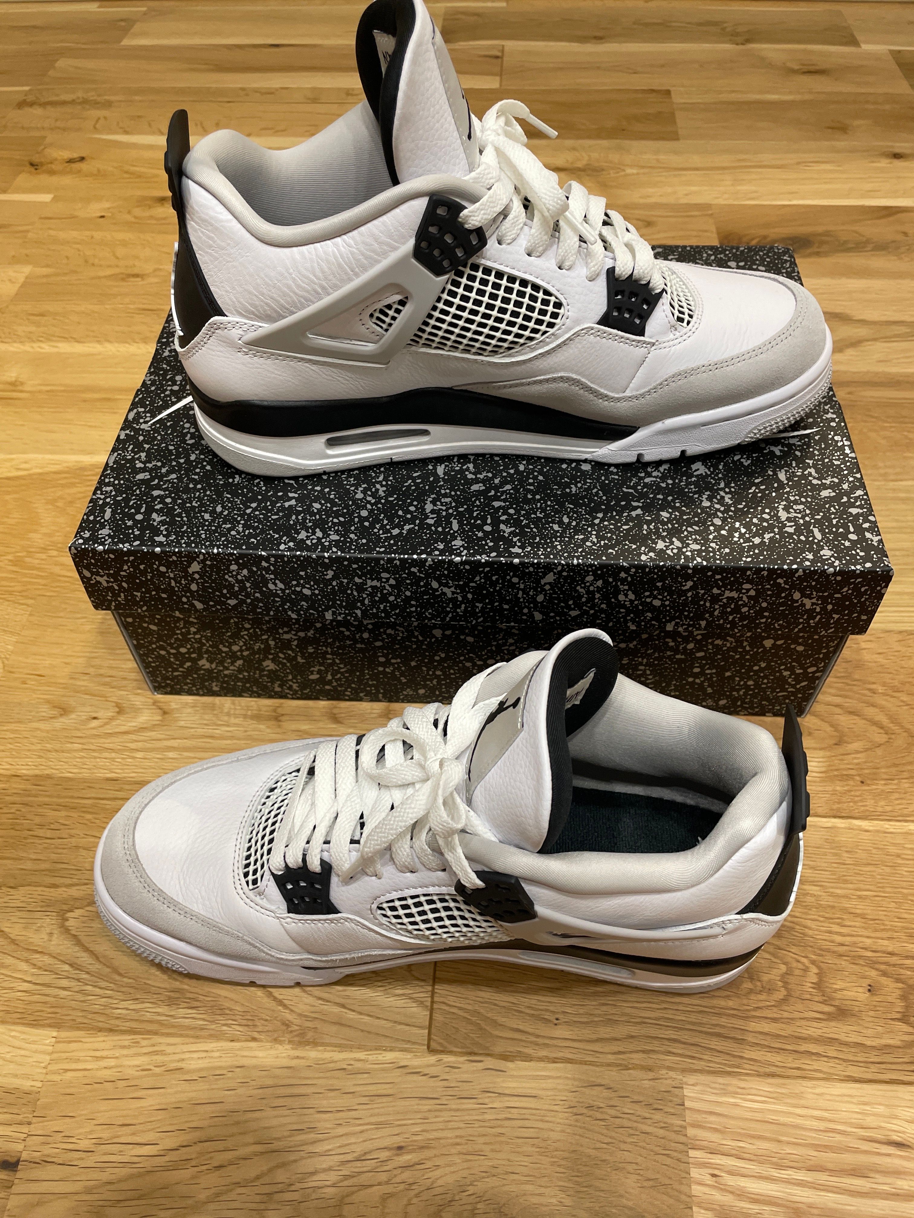 Nike Air Jordan 4 "Military Black"