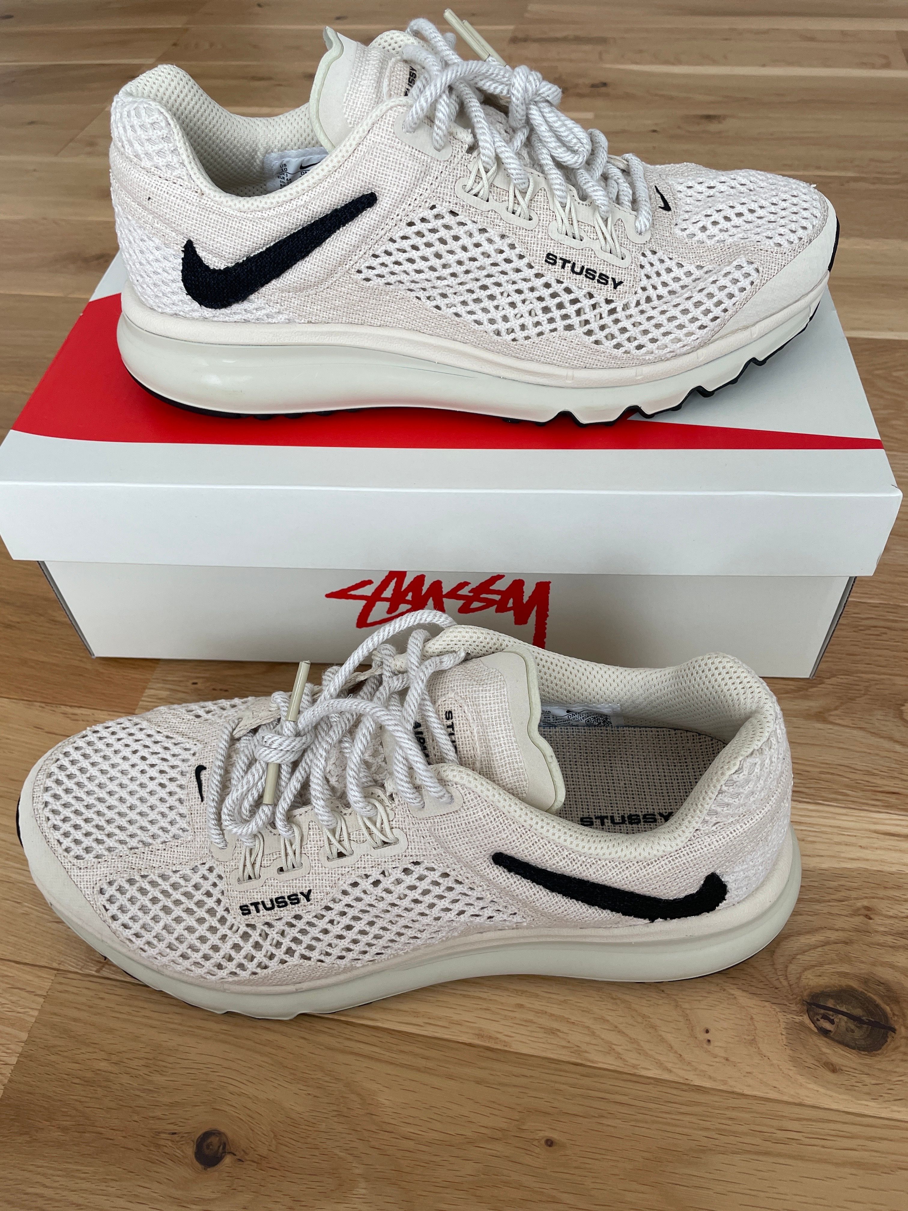 Stussy × Nike Air Max 2013 "Fossil"