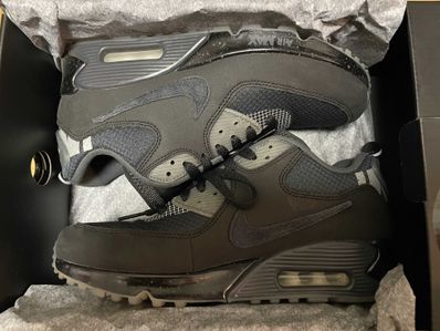 UNDEFEATED × Nike Air Max 90 "Black/Rush Pink"