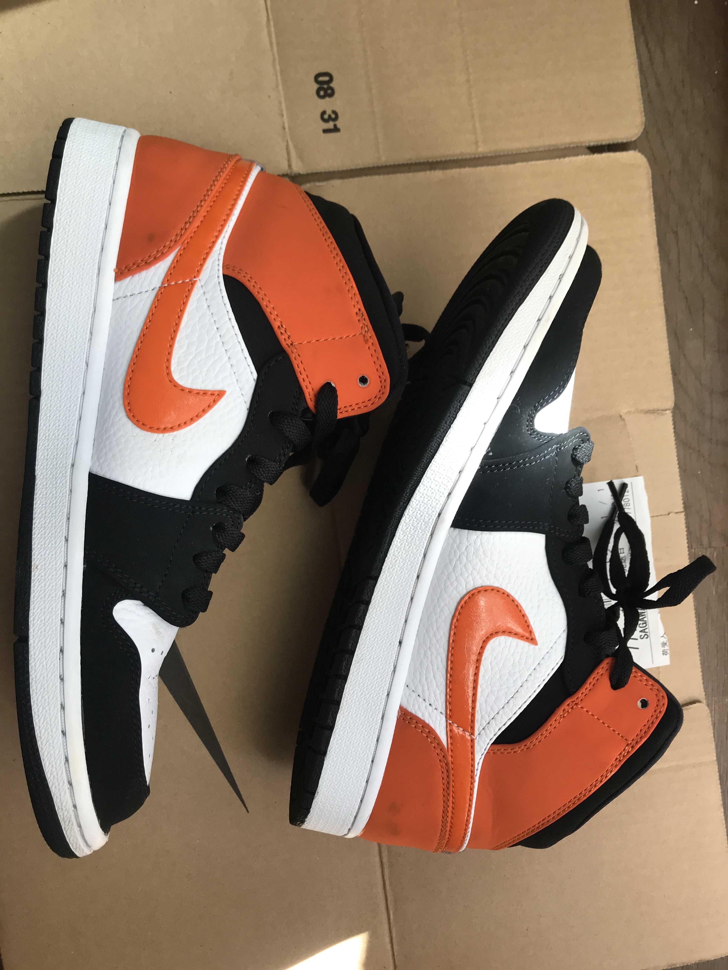 NIKE AIR JORDAN 1 MID "SHATTERED BACKBOARD"