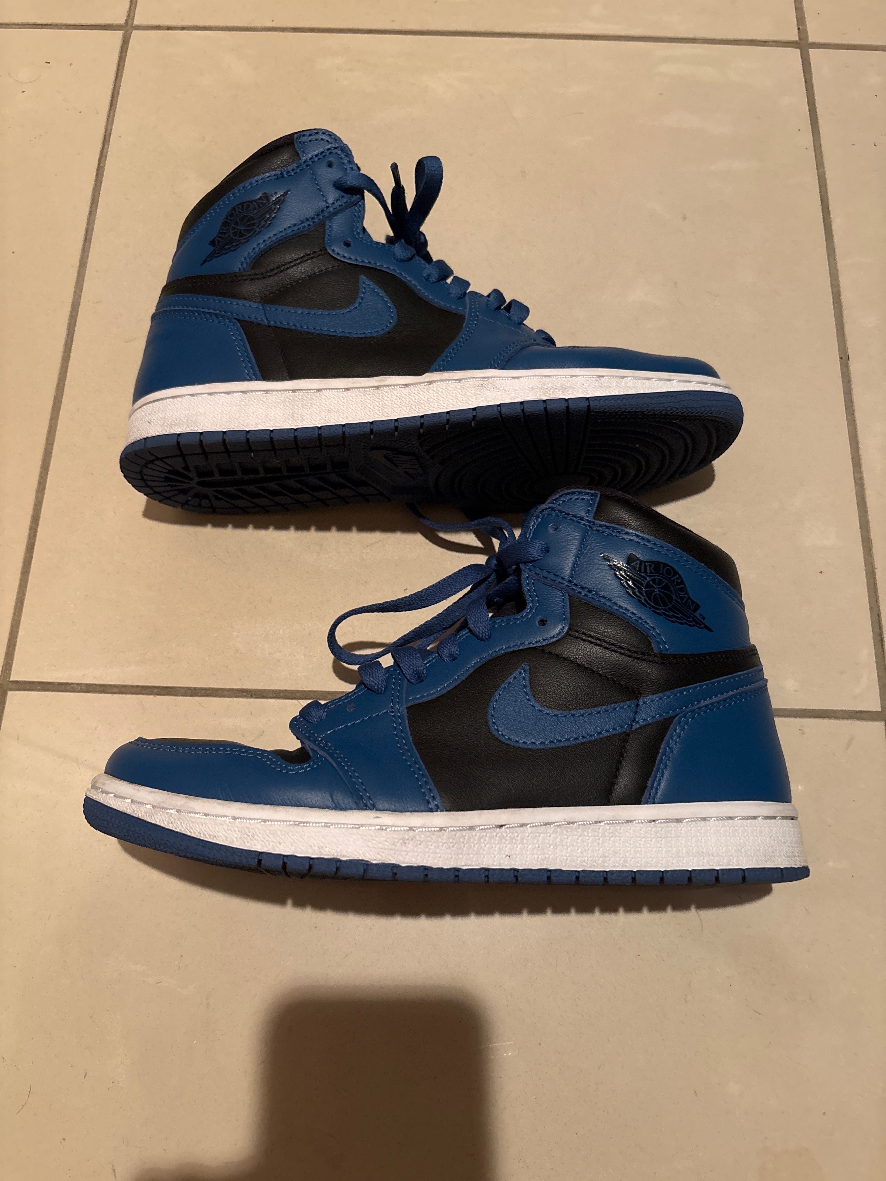 Nike Air Jordan 1 Retro High OG "Dark Marina Blue"