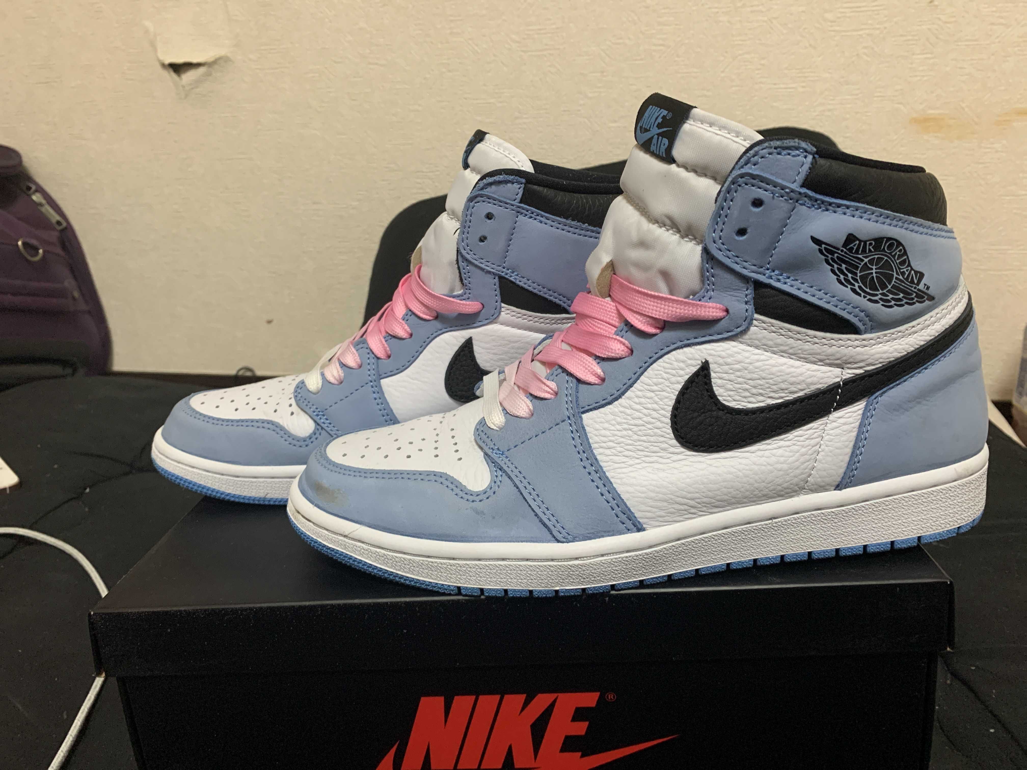 Nike Air Jordan 1 High OG "University Blue"