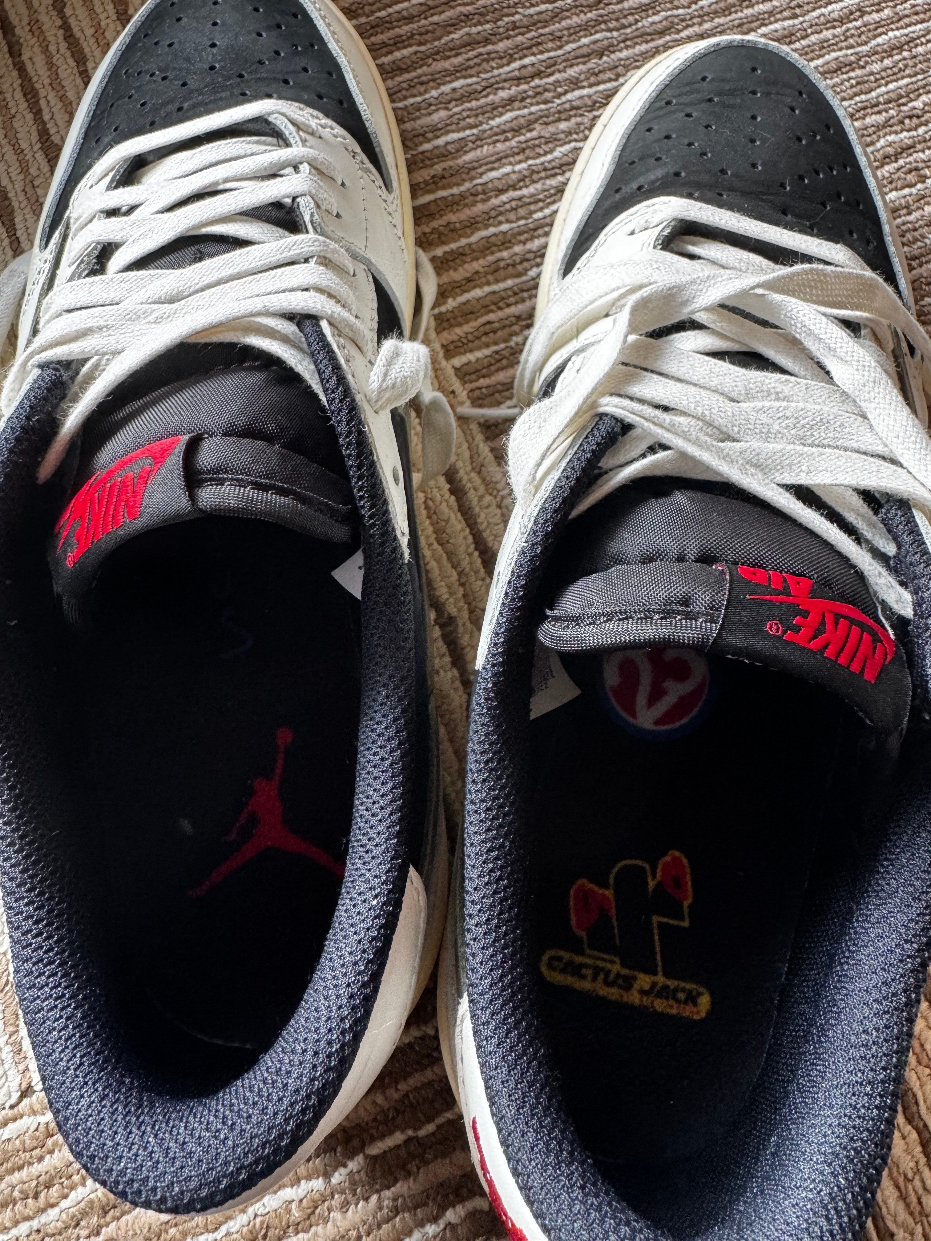 トラヴィススコット × ナイキ ウィメンズ エアジョーダン1 ロー OG "ミディアム オリーブ"