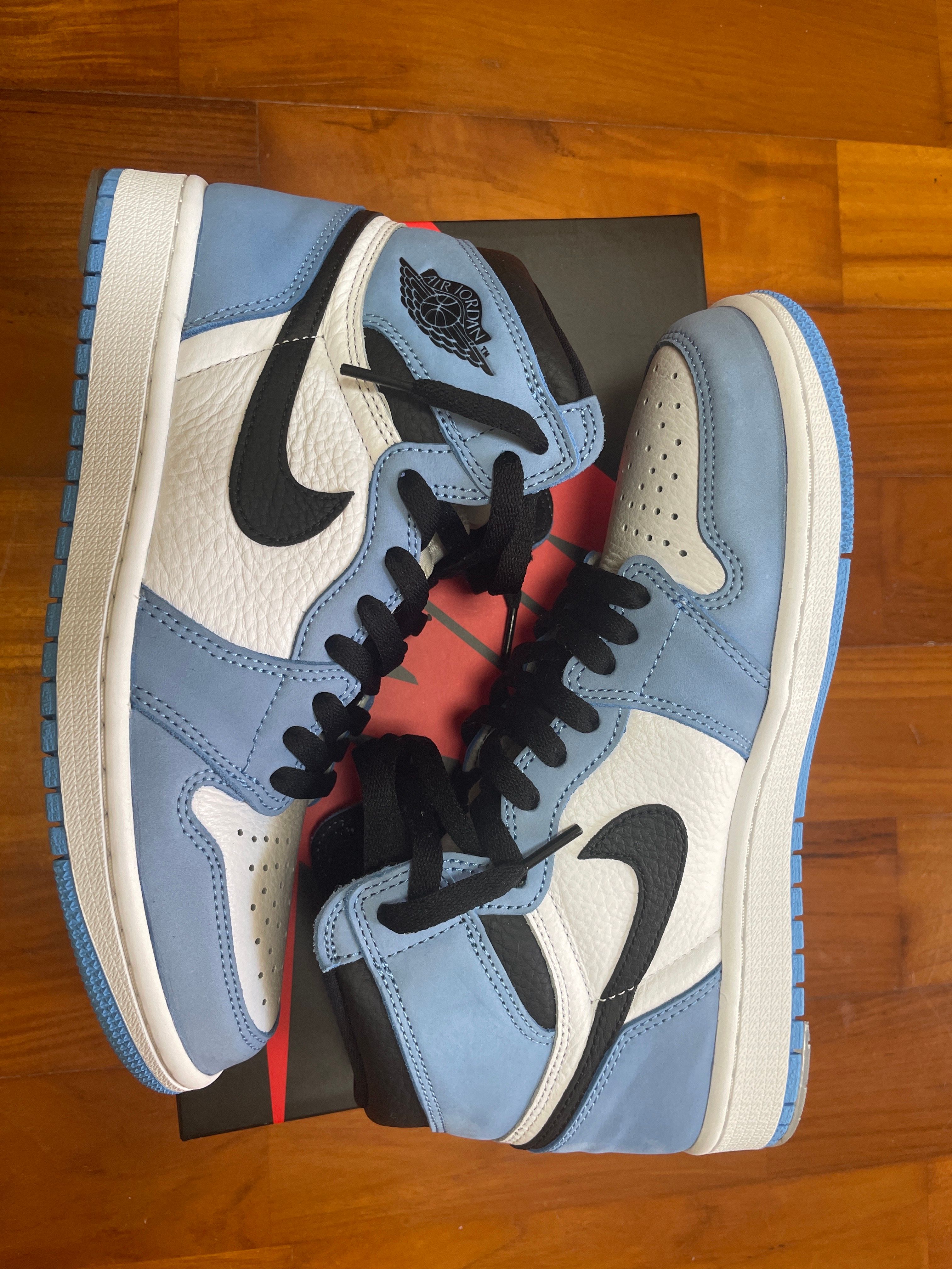 Nike Air Jordan 1 High OG "University Blue"