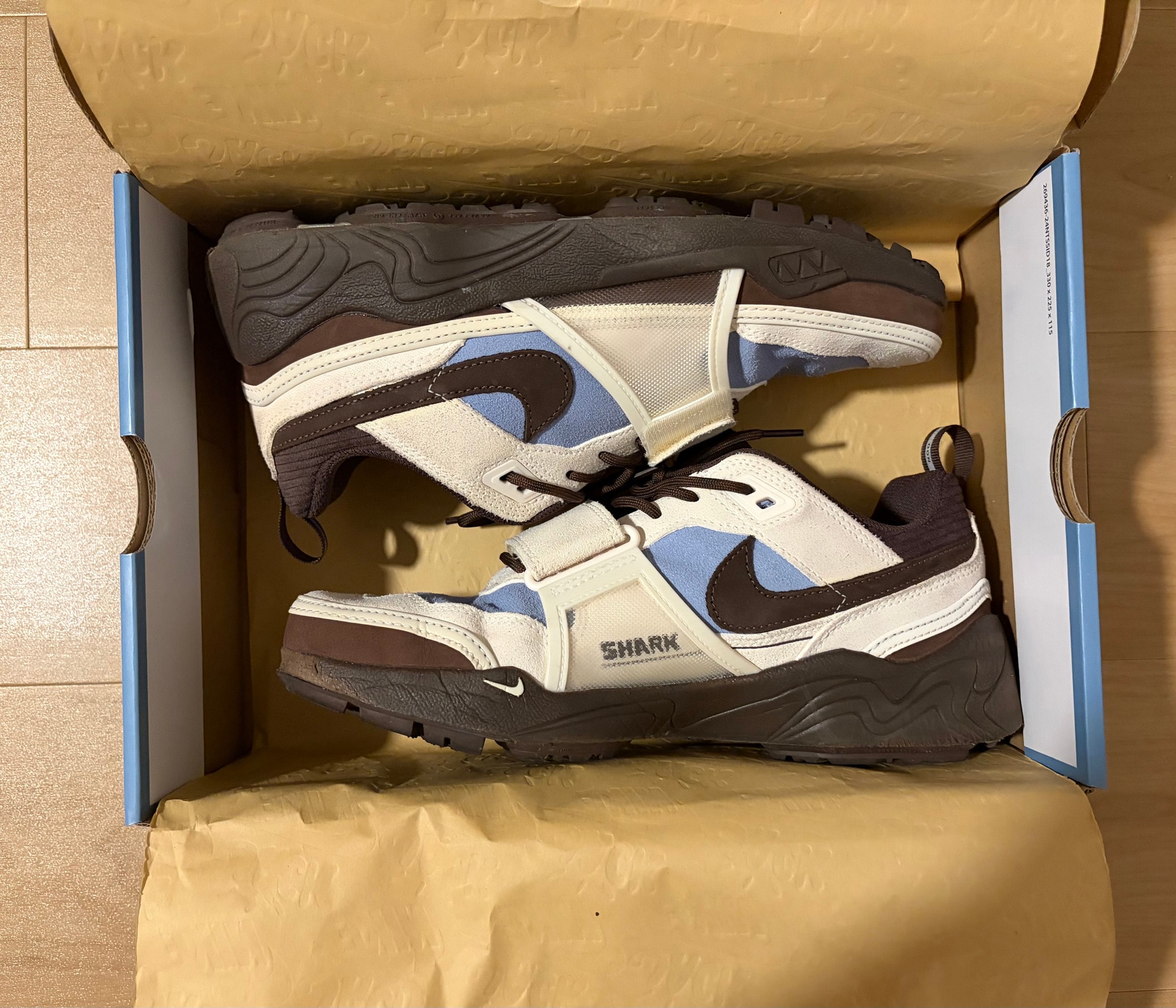 Travis Scott × Nike Zoom Field Jaxx "Pale Ivory and Leche Blue"