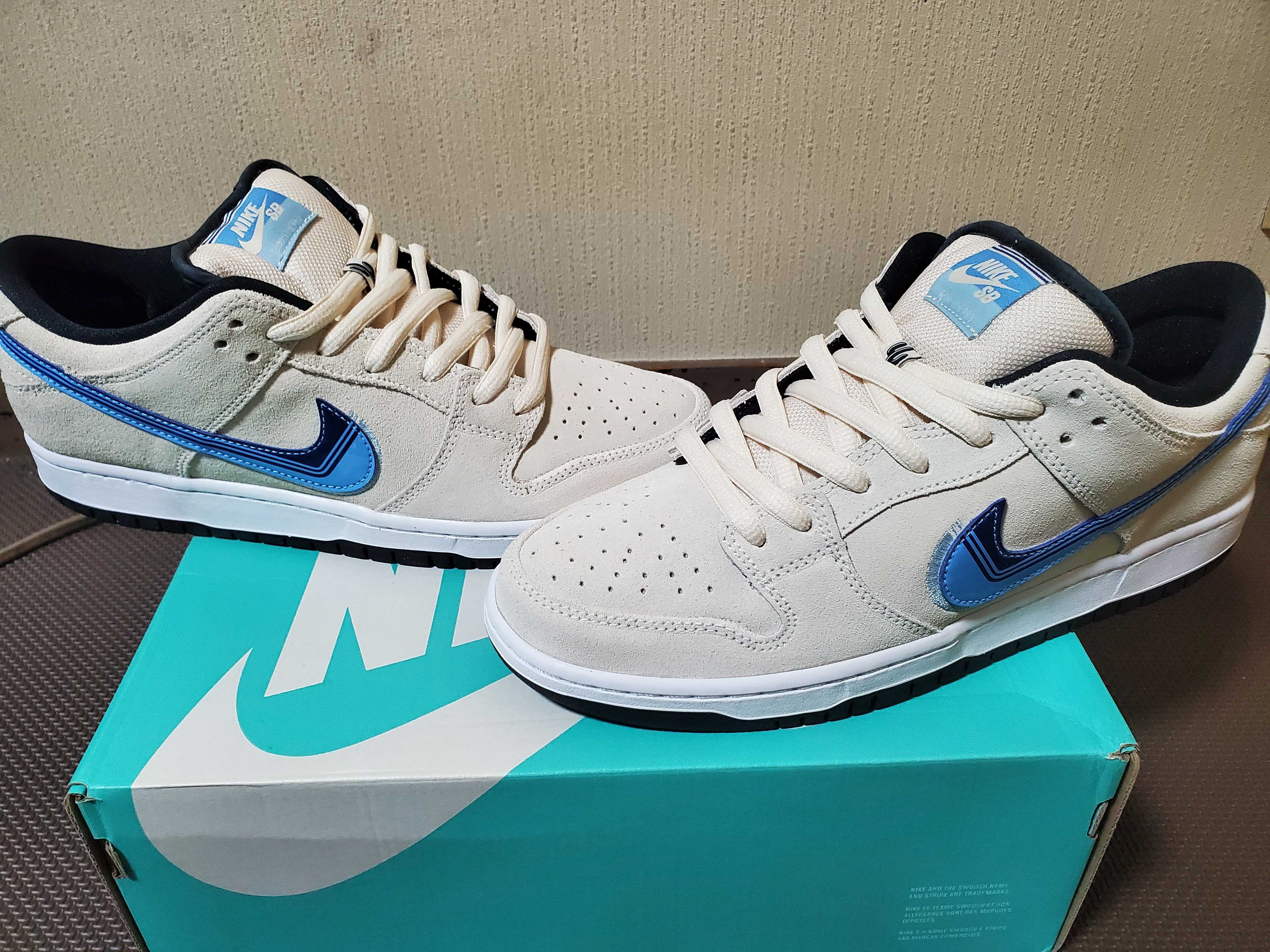 Nike SB Dunk Low "Light Cream" 