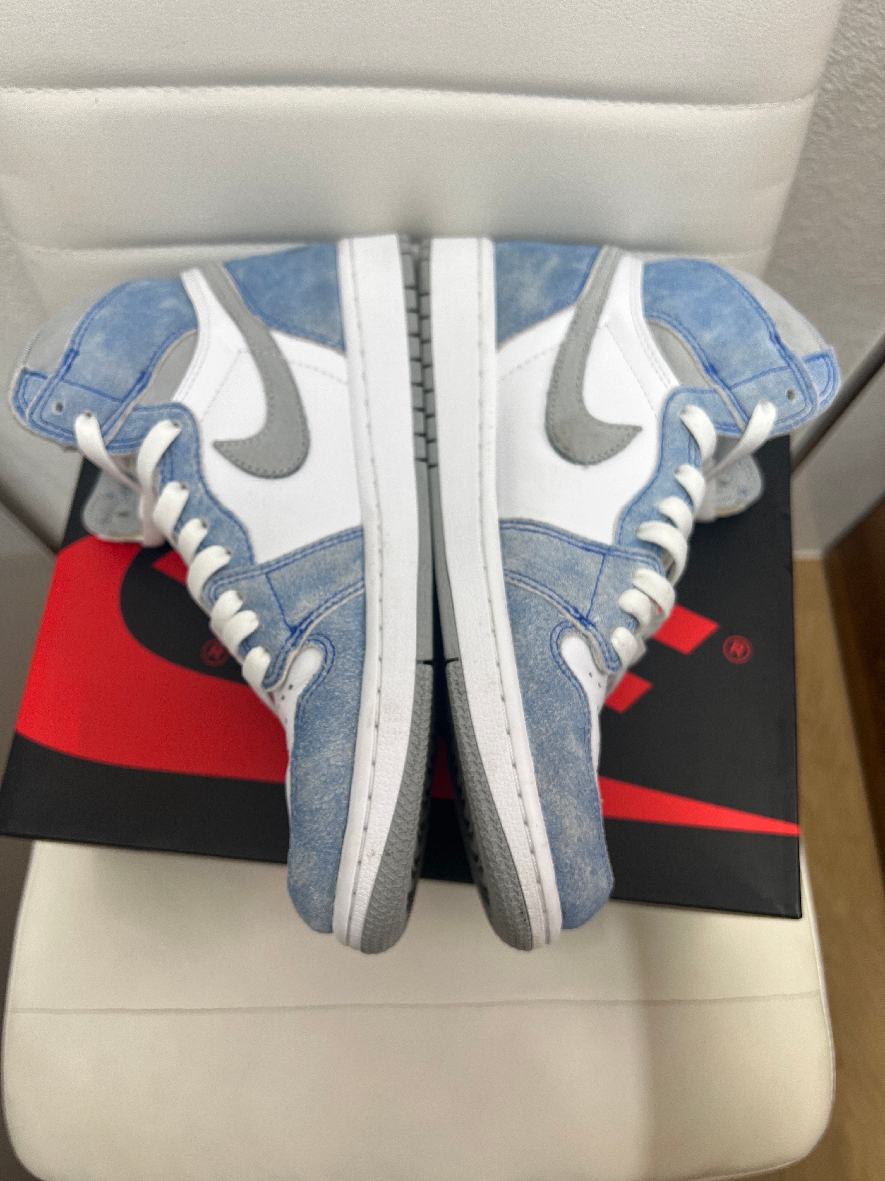 Nike Air Jordan 1 High OG "Hyper Royal"