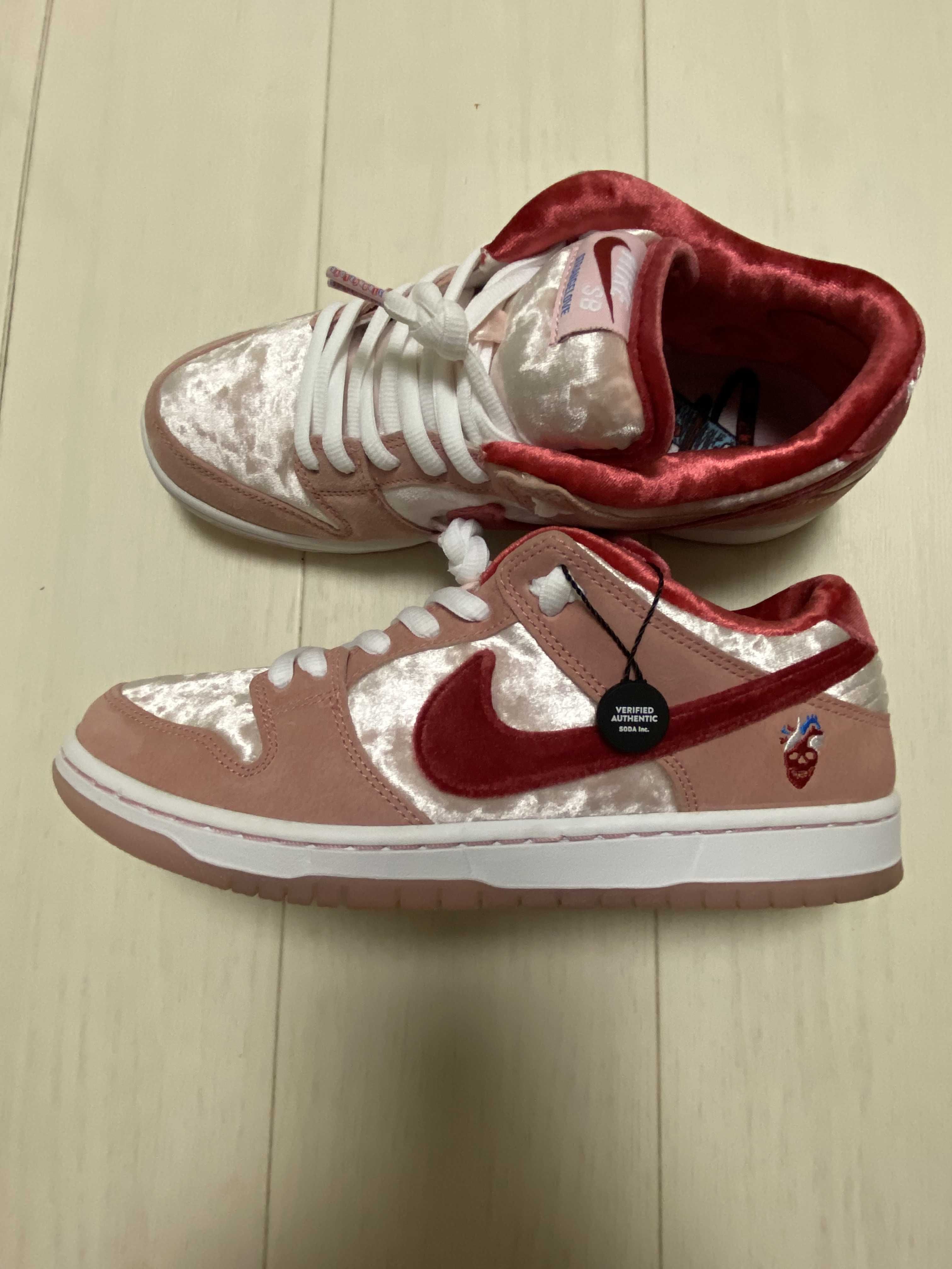 Strangelove × Nike SB Dunk Low "Valentine’s Day"