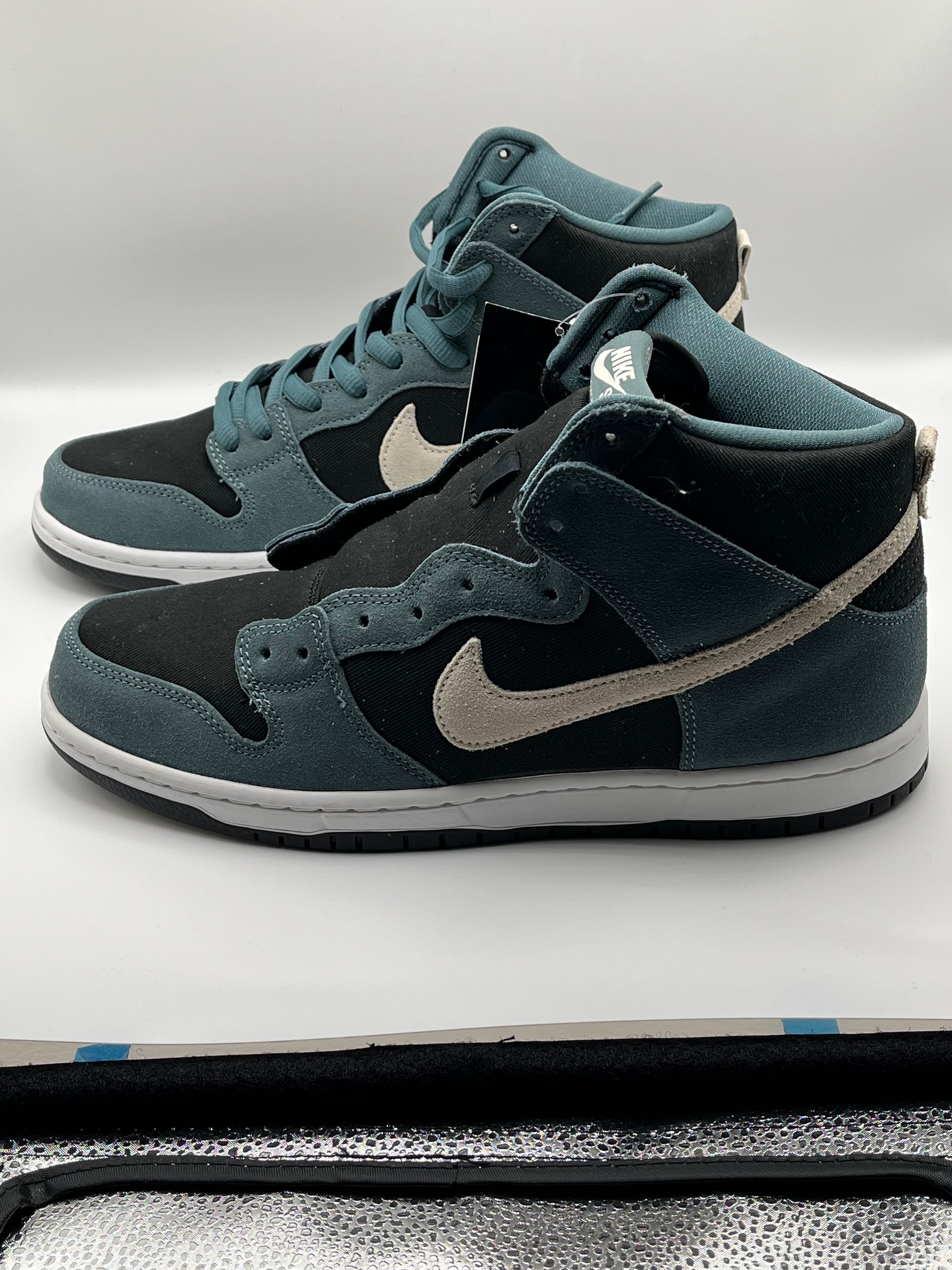 Nike SB Dunk High "Mineral Slate Suede"