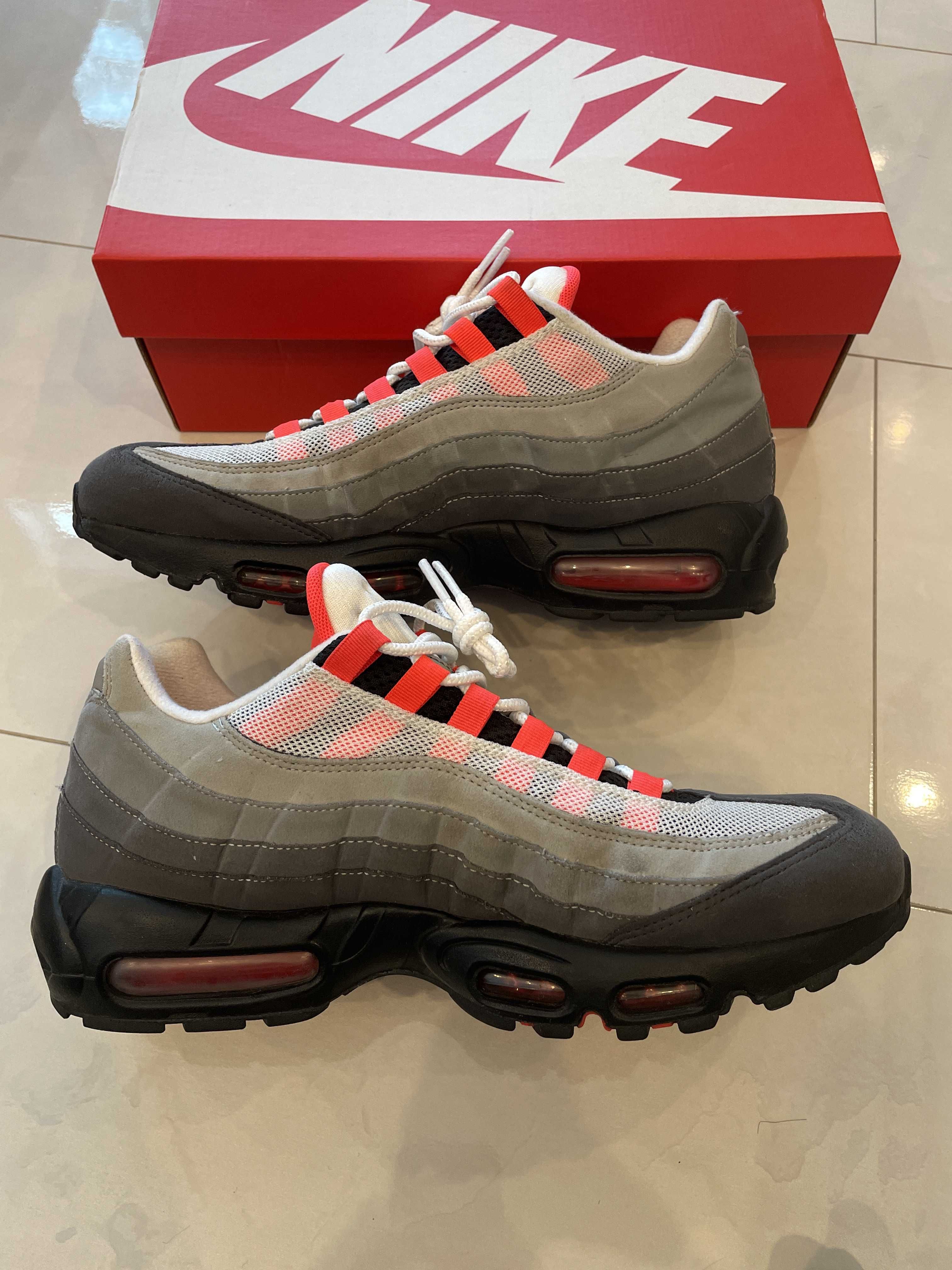 Nike Air Max 95 OG "White/Solar Red"