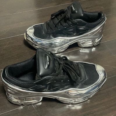 RAF SIMONS × adidas Ozweego "Black/Silver Metallic"