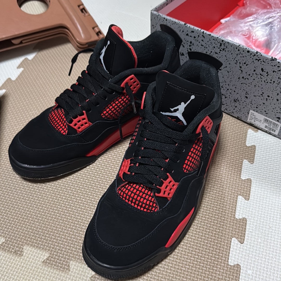 Nike Air Jordan 4 "Red Thunder/Crimson"