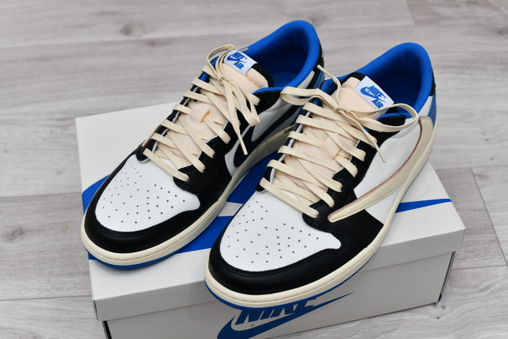 Travis Scott × fragment design × Nike Air Jordan 1 Low OG SP "Military Blue"