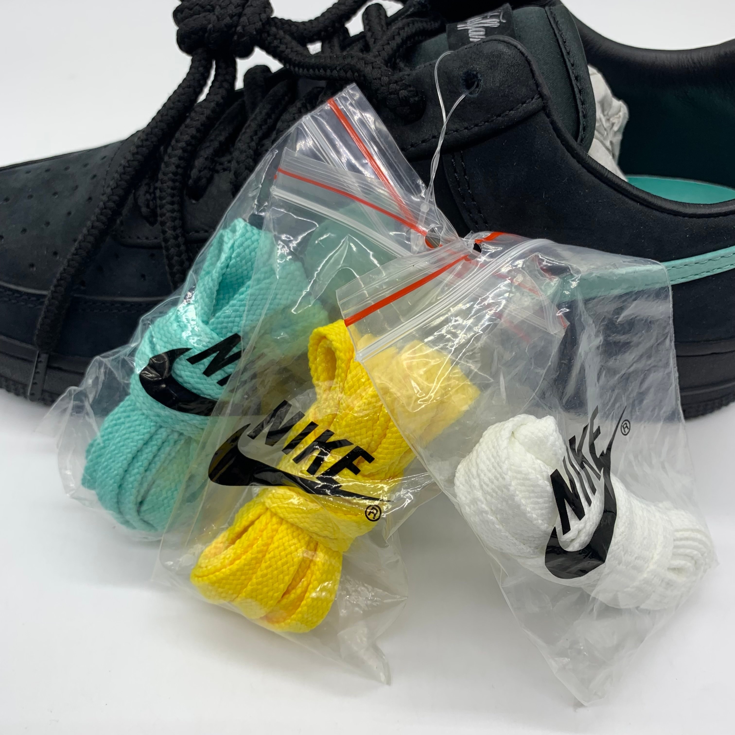 ティファニー × ナイキ エアフォース1 ロー "1837"