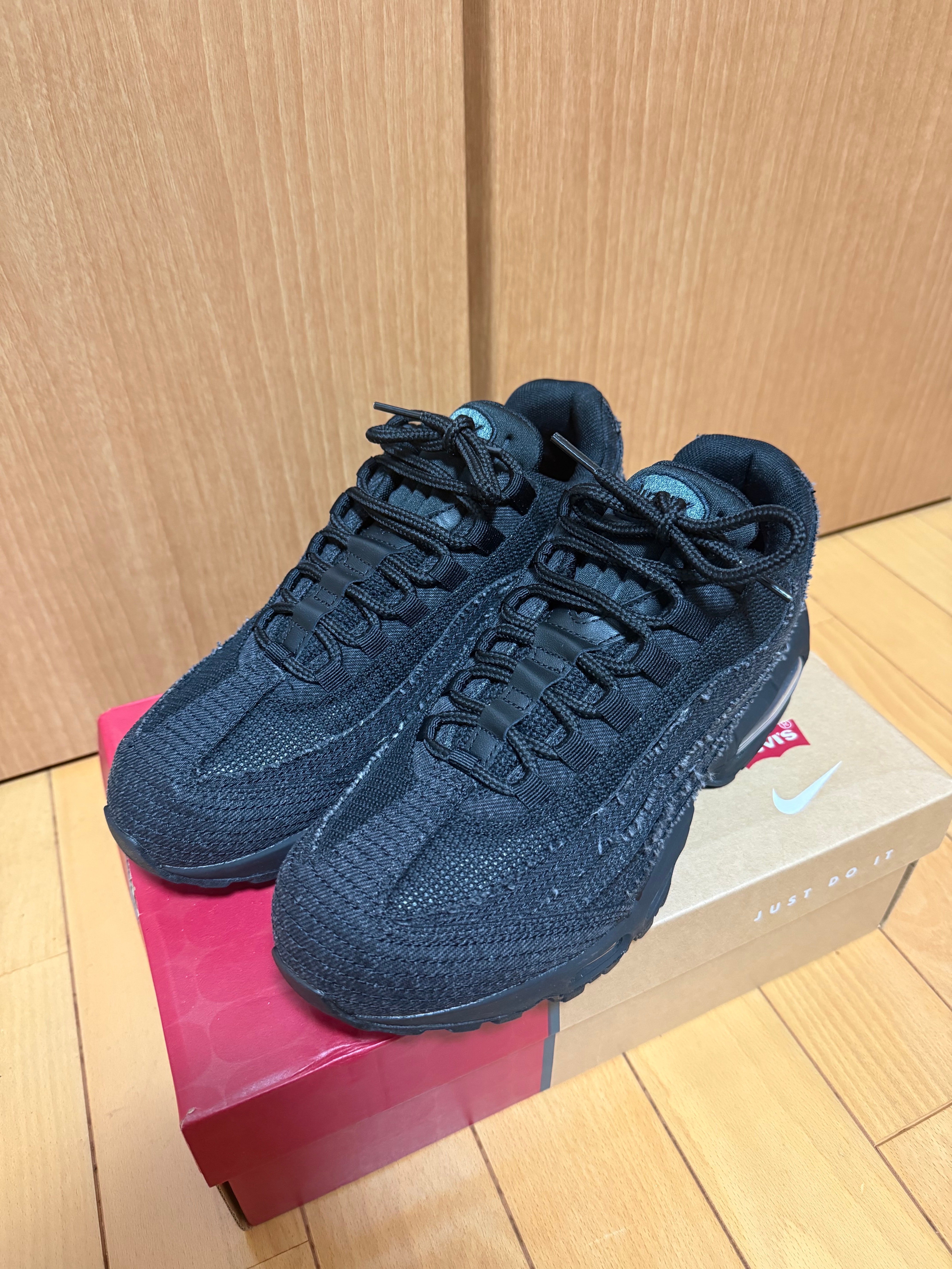 Levi's × Nike Air Max 95 OG "Denim Black"