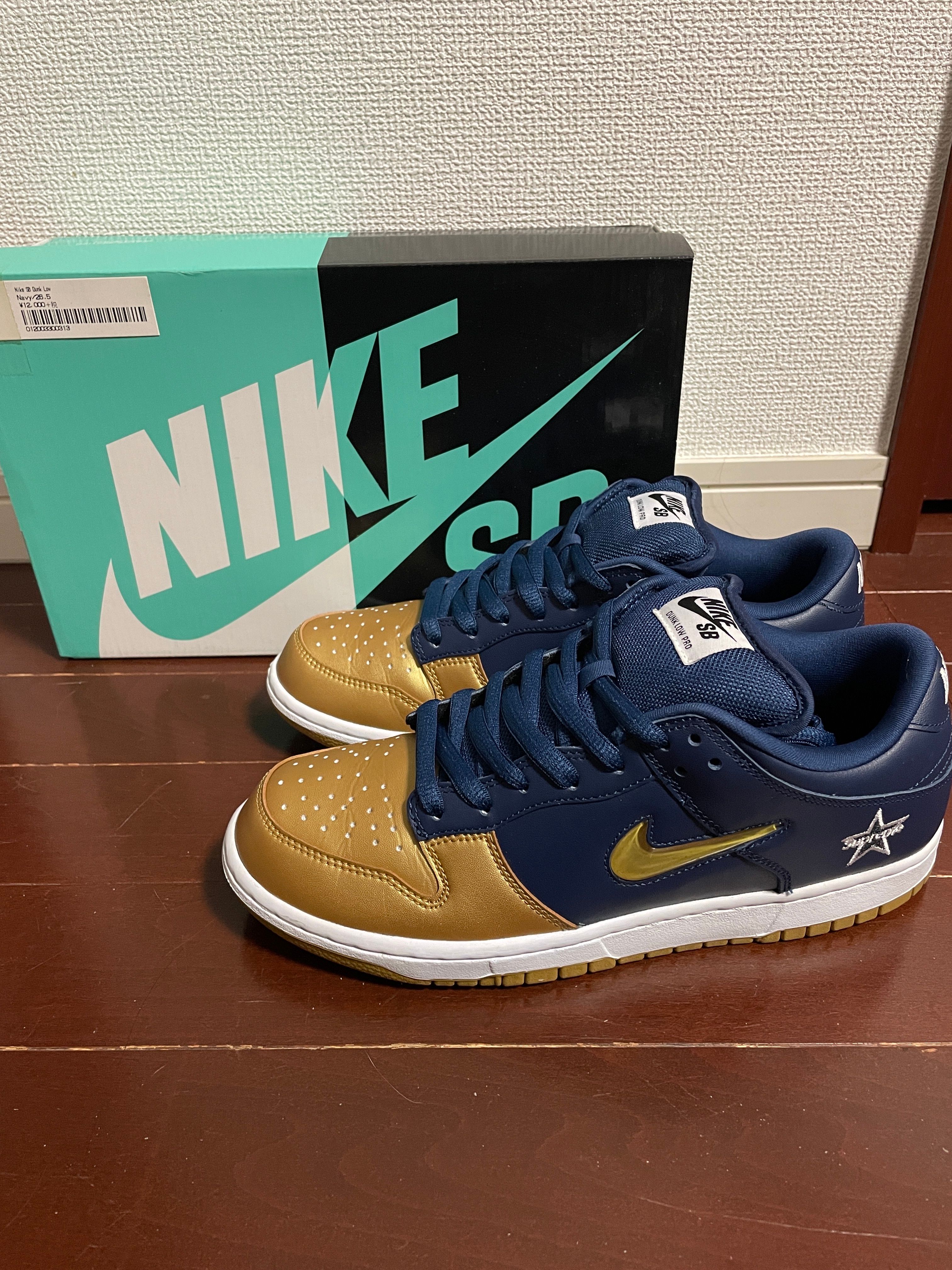 Supreme × Nike SB Dunk Low OG QS "Metallic Gold/Navy"