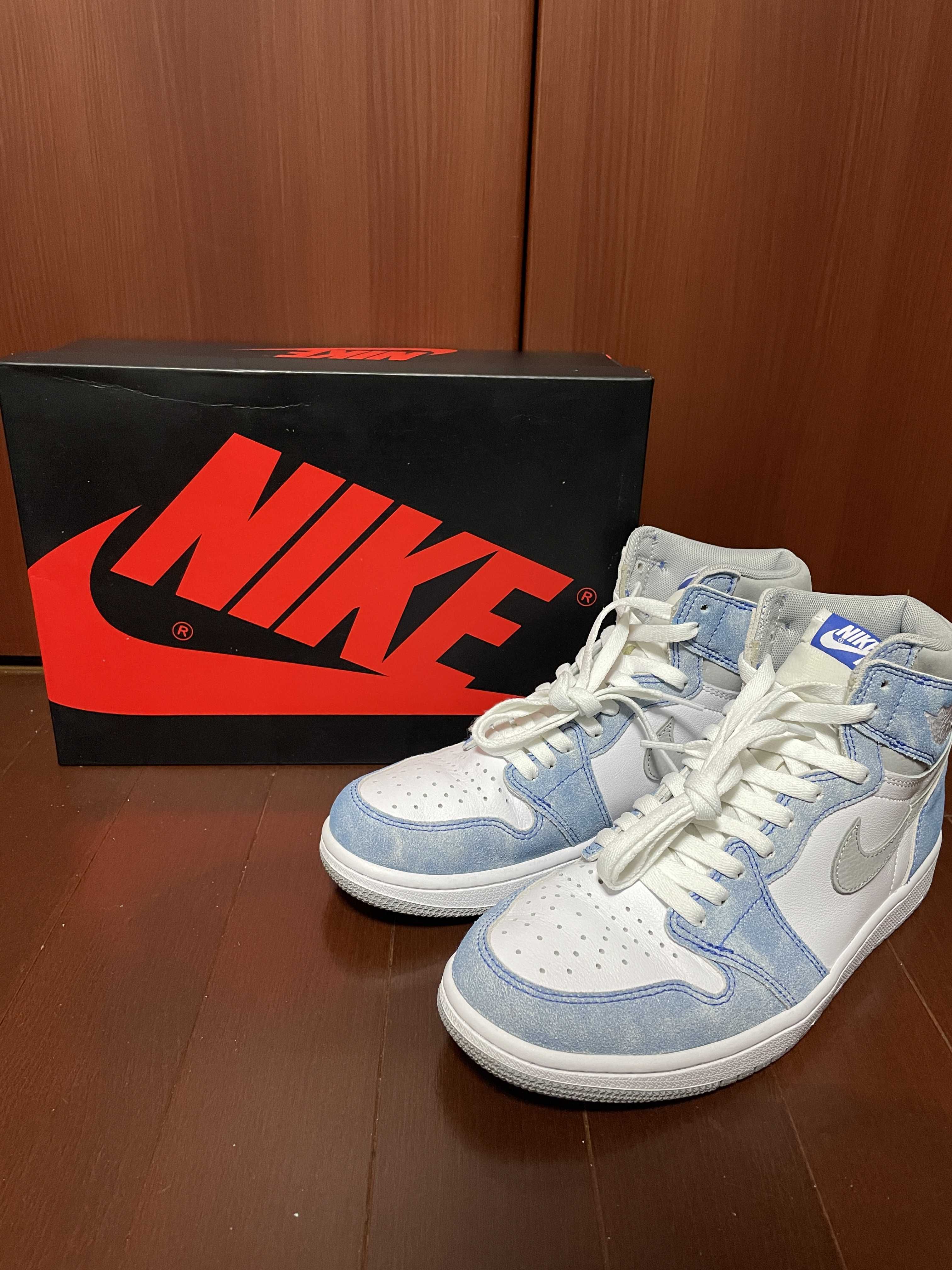 Nike Air Jordan 1 High OG "Hyper Royal"