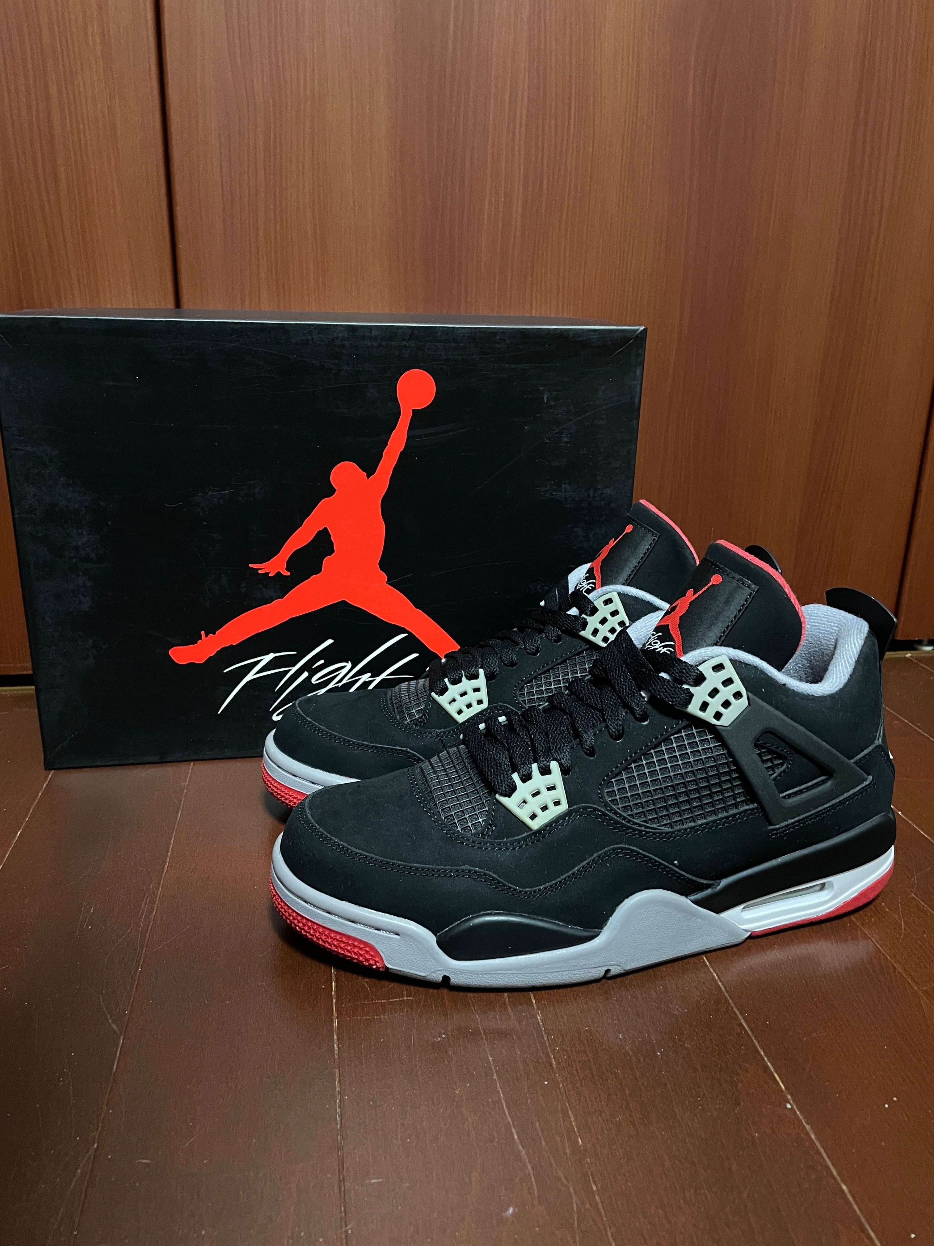 Nike Air Jordan 4 Retro "Black/Cement Grey/Fire Red" (2012)