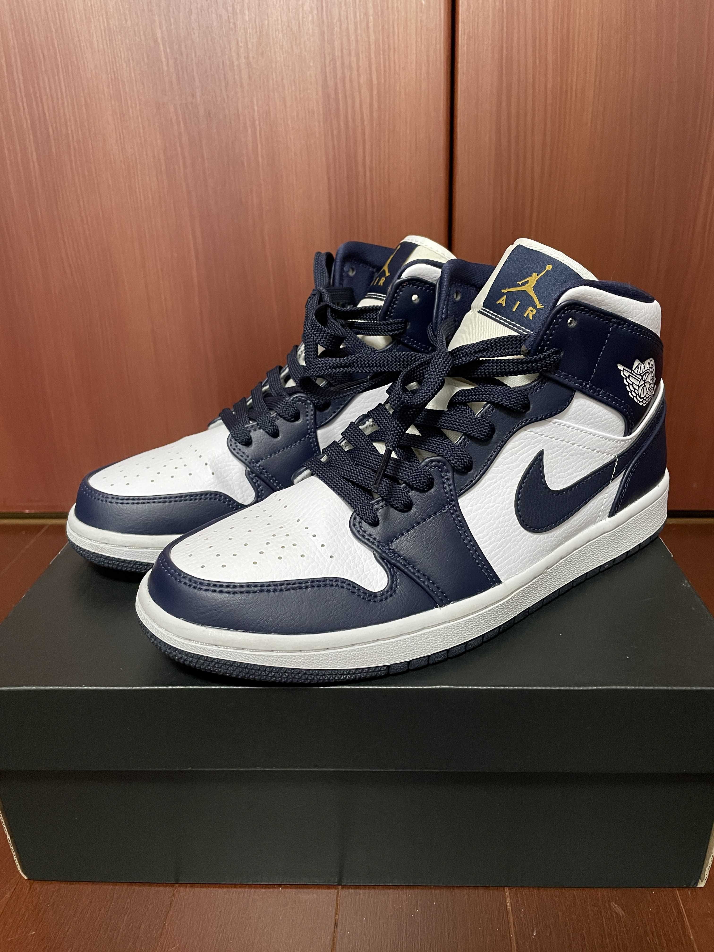 Nike Air Jordan 1 Mid "White Metallic Gold Obsidian"