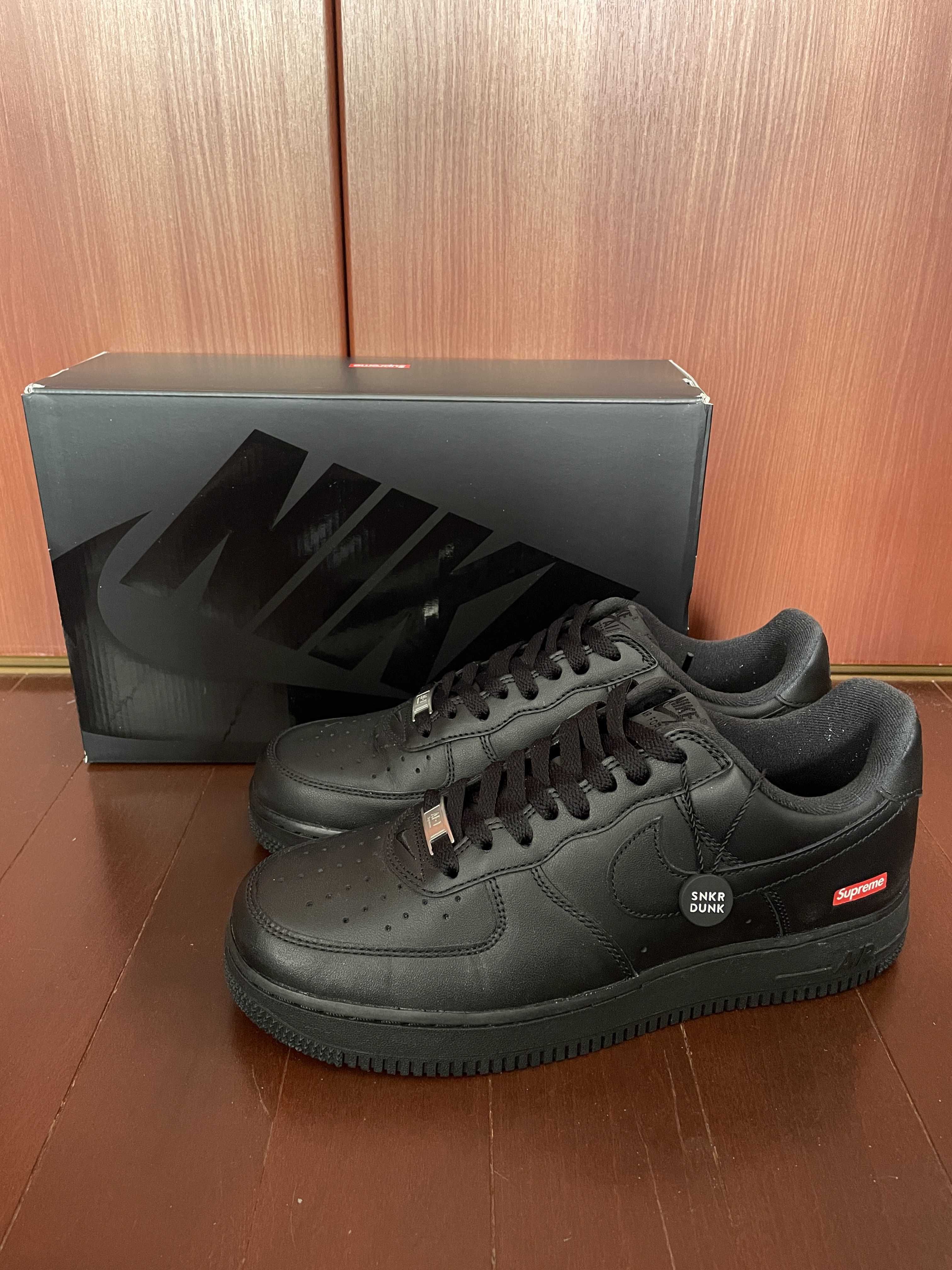 Supreme × Nike Air Force 1 Low "Black"