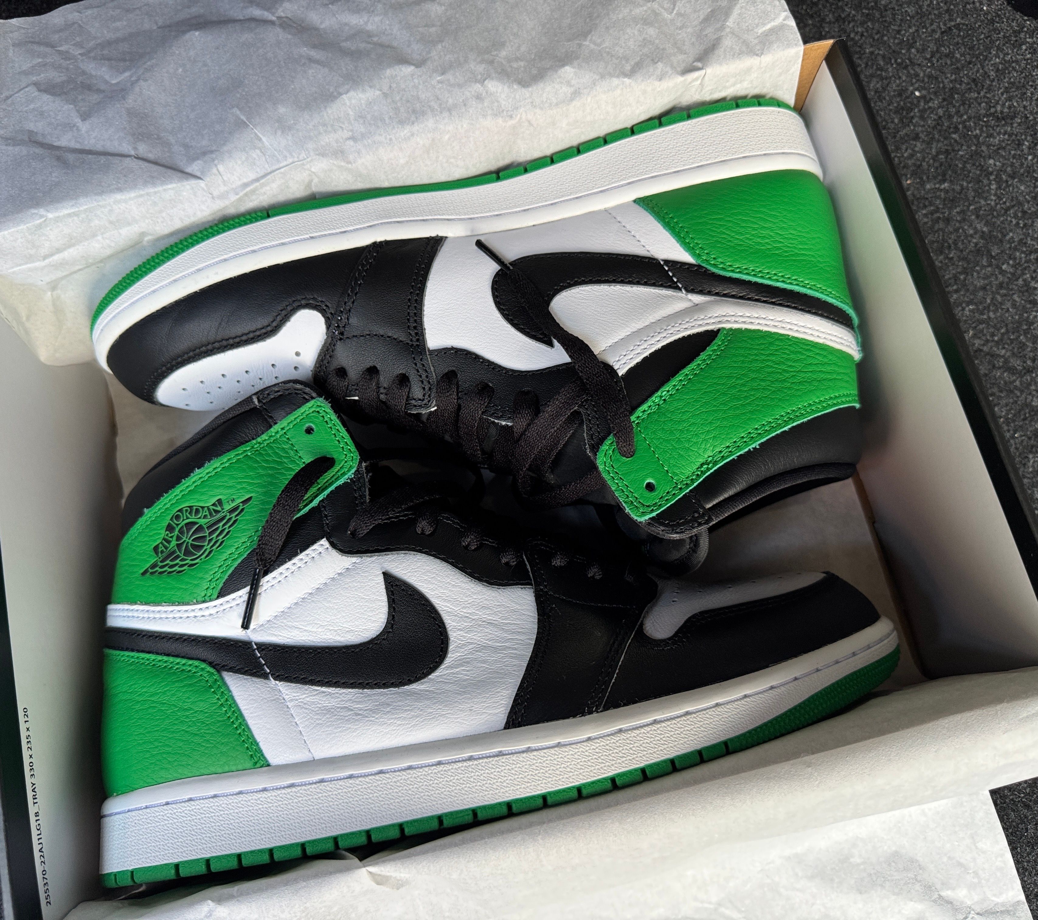 Nike Air Jordan 1 Retro High OG "Celtics/Black and Lucky Green" (2023)