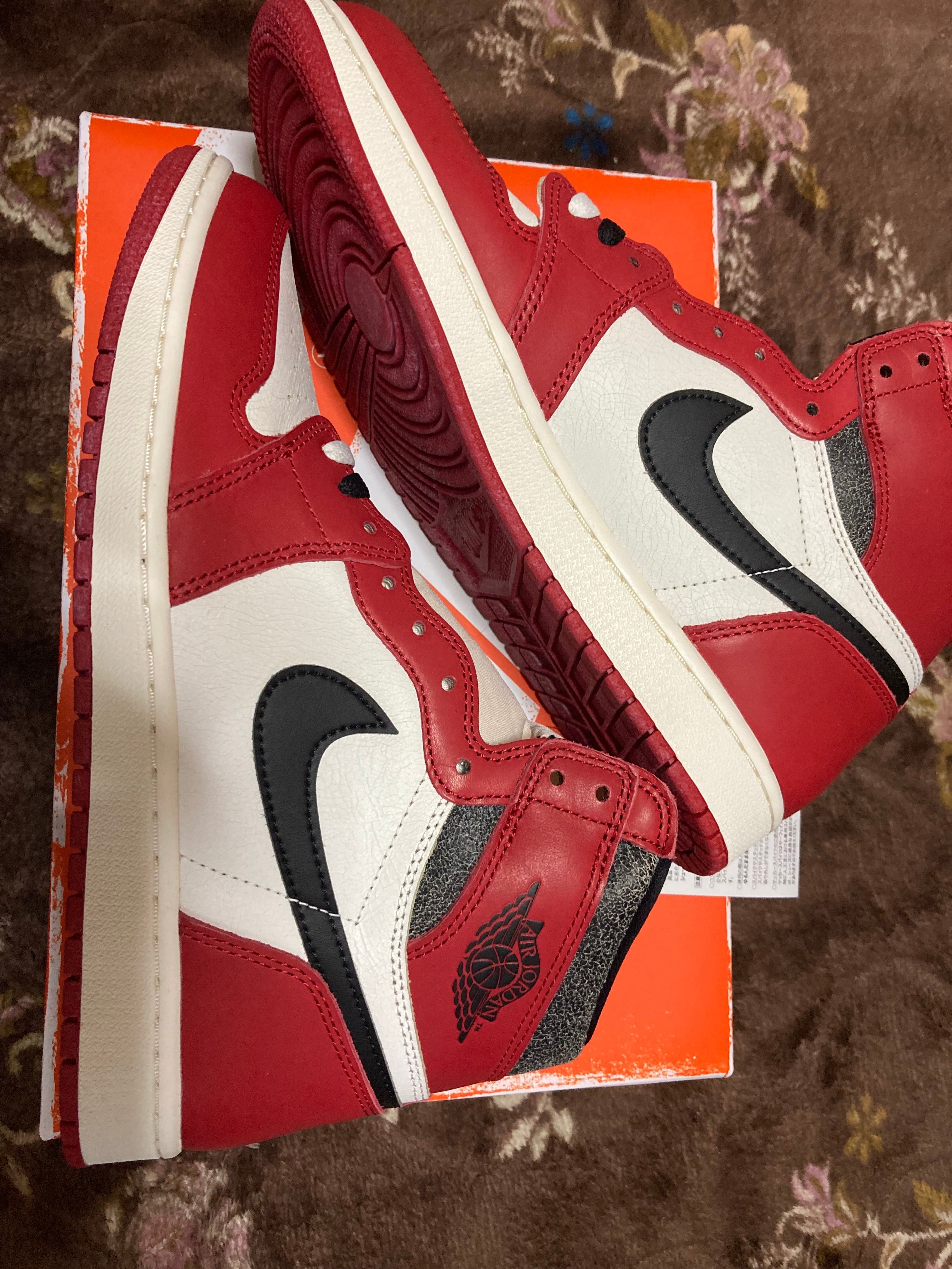 Nike Air Jordan 1 High OG "Lost & Found/Chicago"