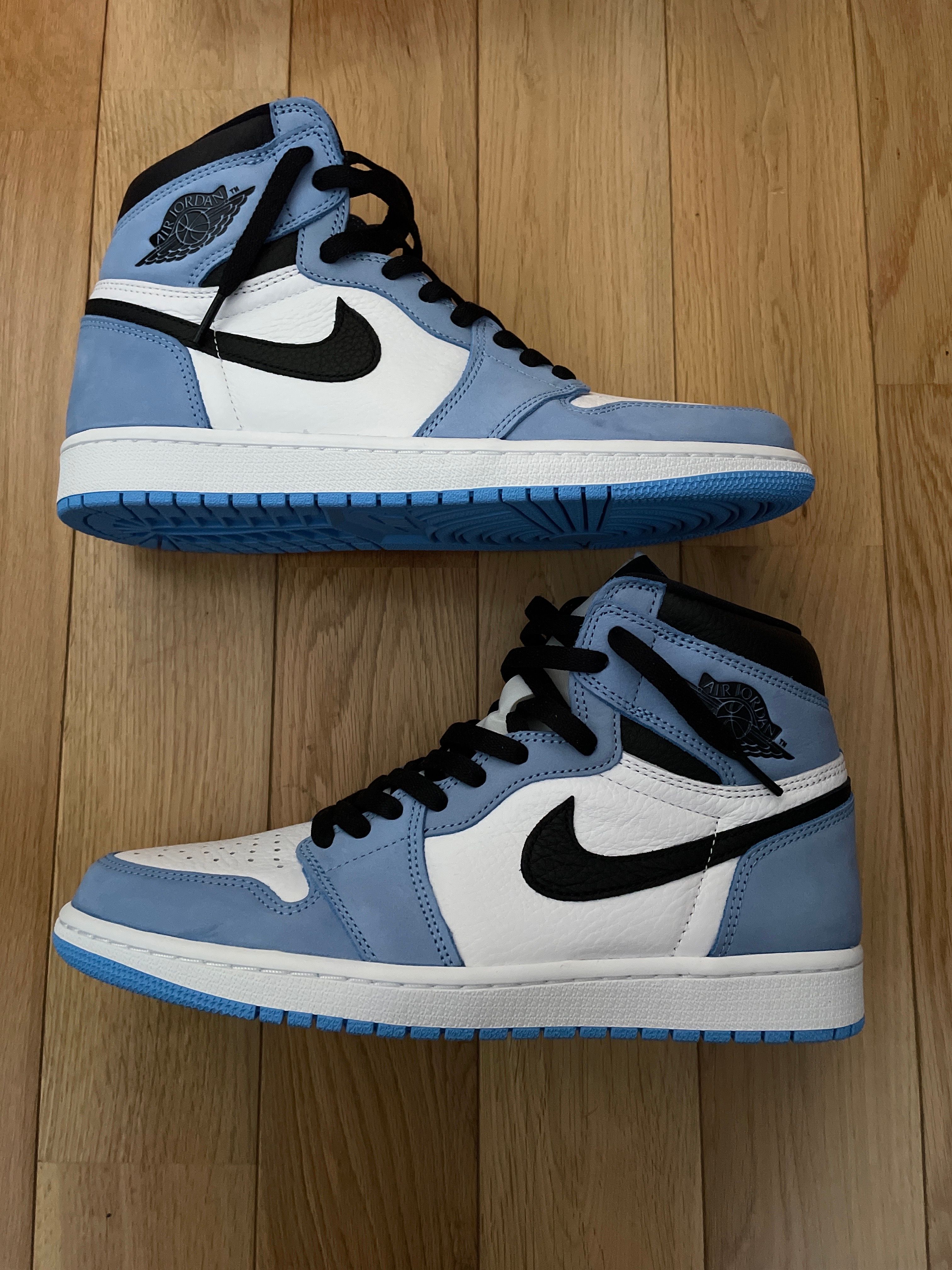 Nike Air Jordan 1 High OG "University Blue"