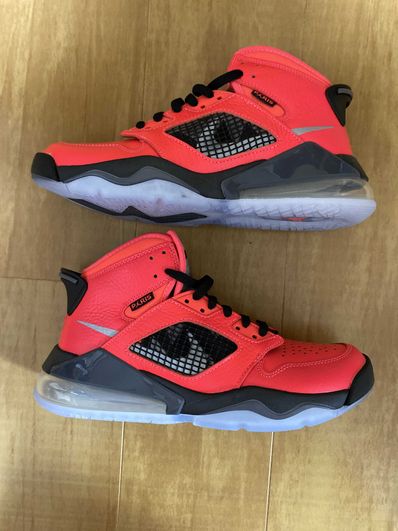 Paris Saint-Germain (PSG) × Nike Jordan Mars 270 "Infrared 23/Reflect Silver-Black"