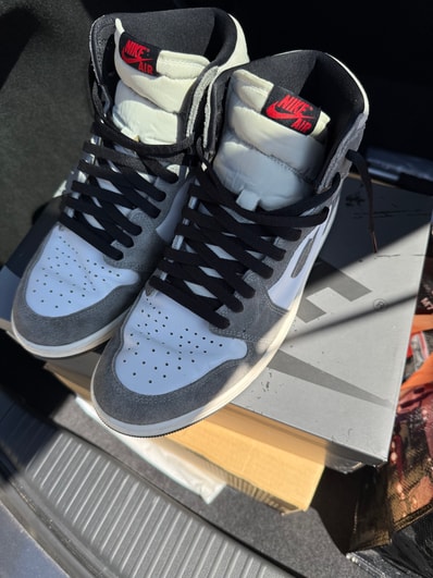 Nike Air Jordan 1 Retro High OG "Black and Smoke Grey"
