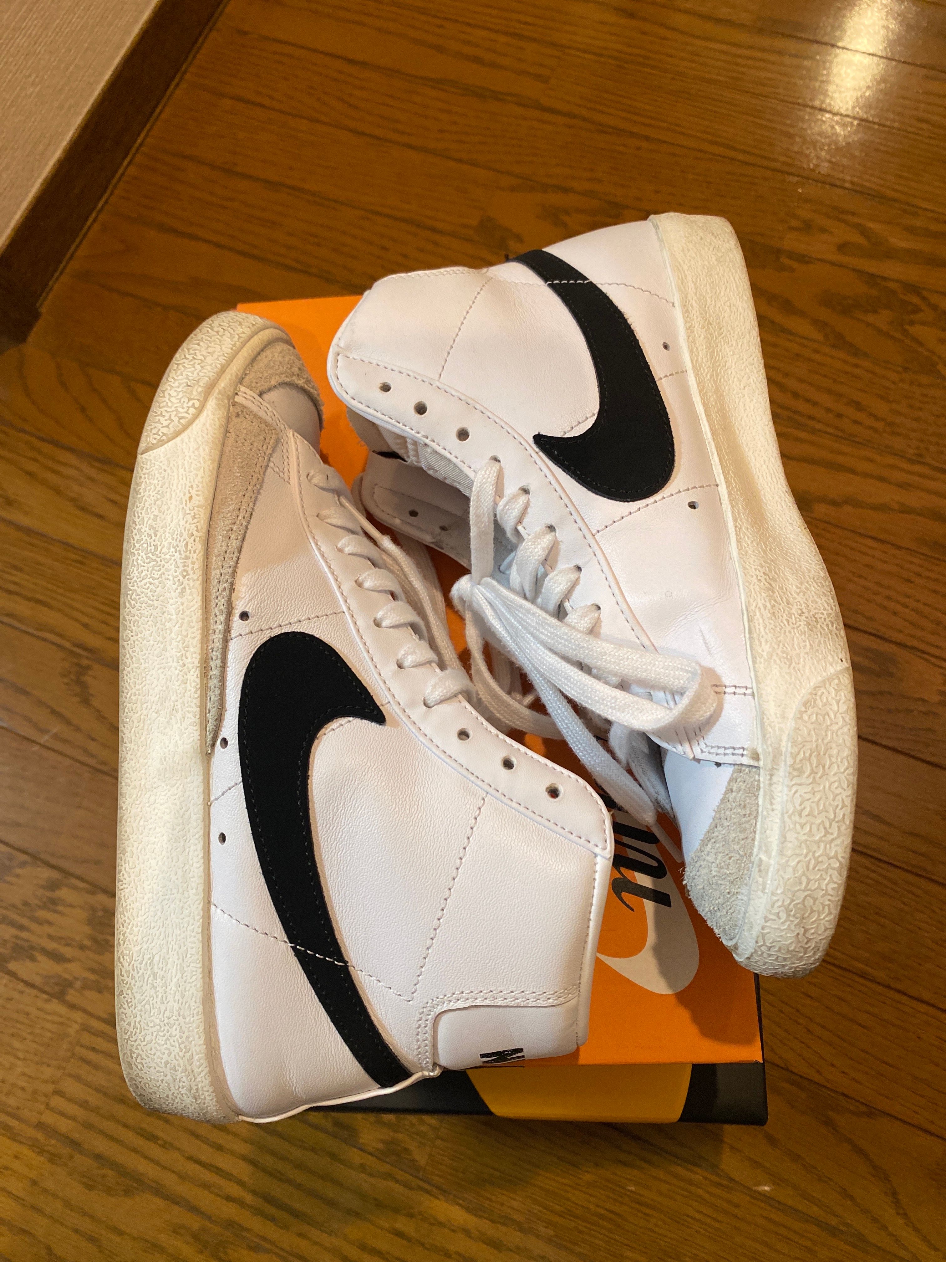 NIKE Women's BLAZER MID ’77 VINTAGE "WHITE/BLACK"