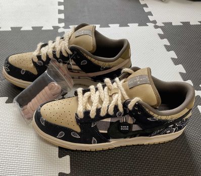 Travis Scott × Nike SB Dunk Low "Black/Parachute Beige"