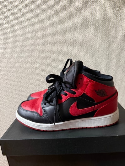 Nike Air Jordan 1 Mid "Bred"