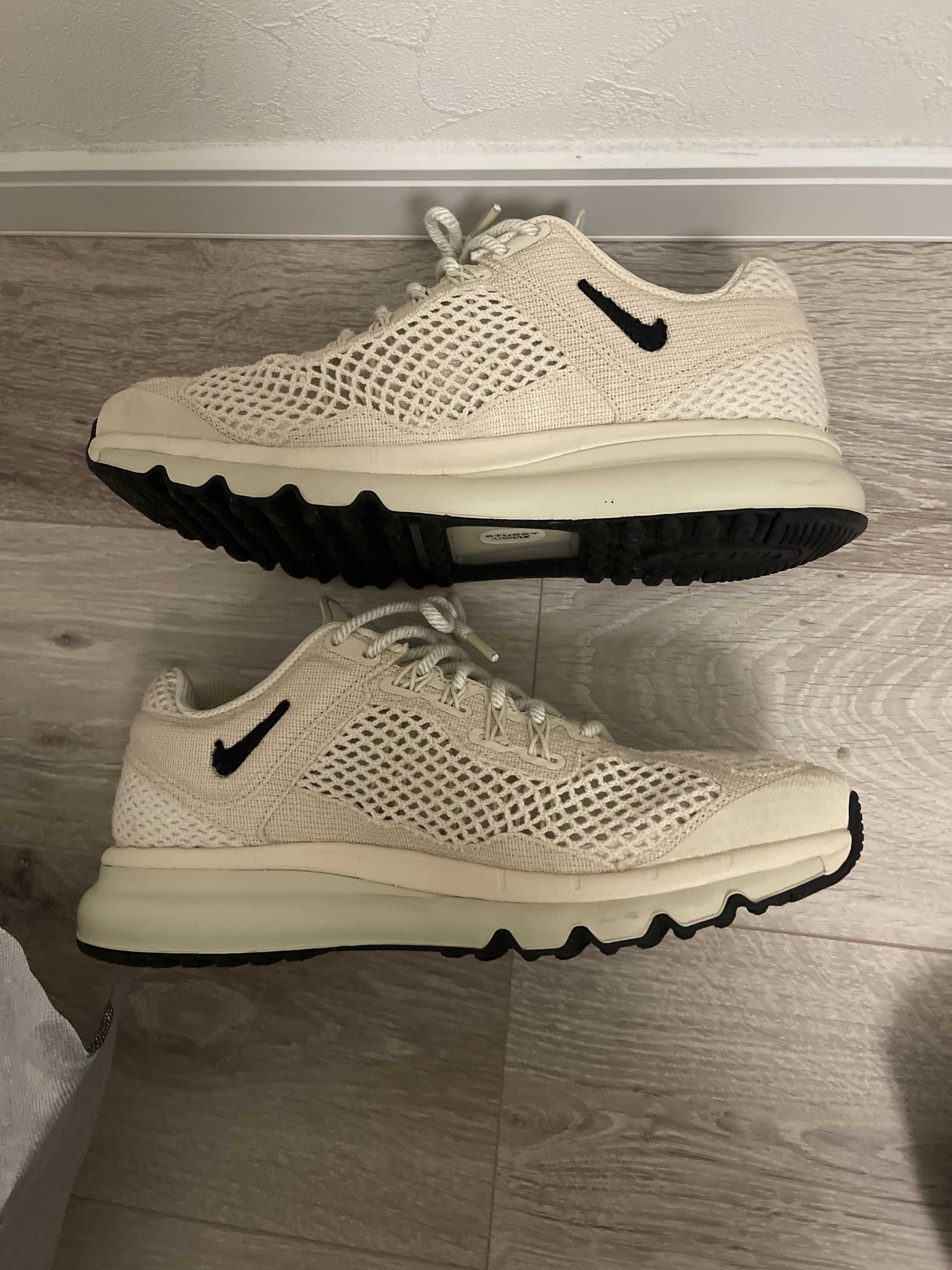 Stussy × Nike Air Max 2013 "Fossil"