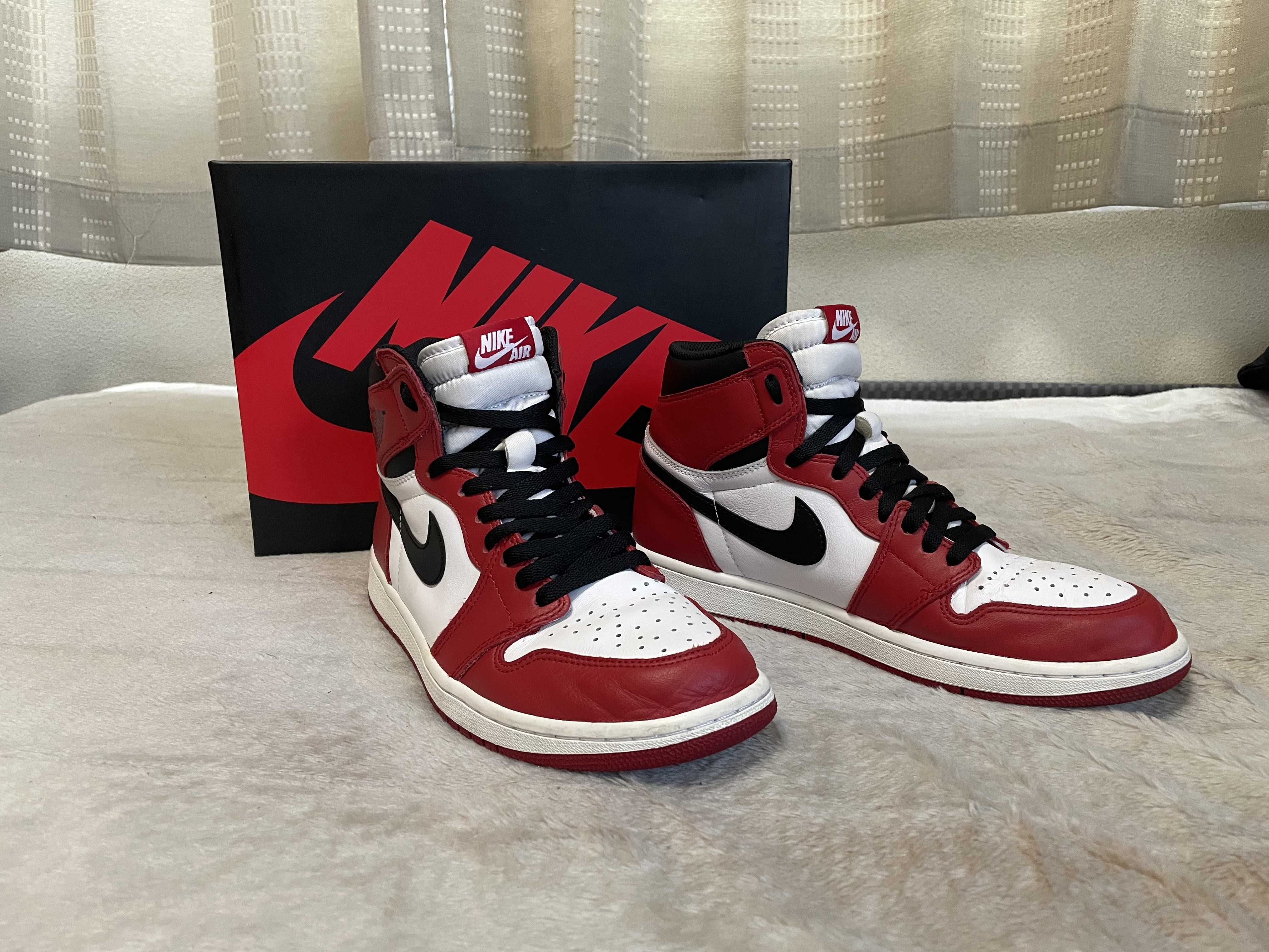 Nike Air Jordan 1 Retro High "Chicago" (2015)