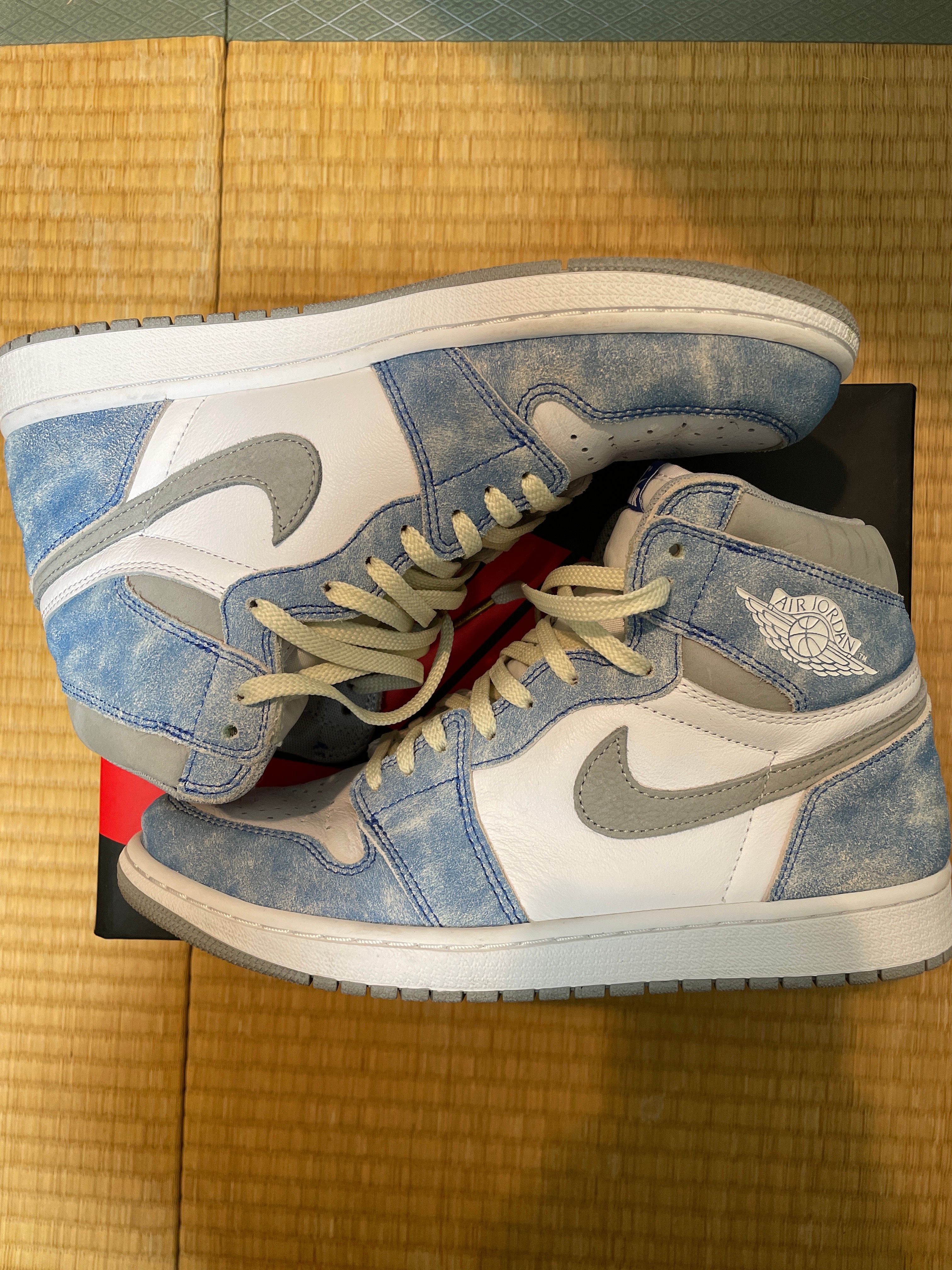 Nike Air Jordan 1 High OG "Hyper Royal"