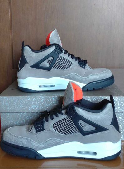 Nike Air Jordan 4 "Taupe Haze"