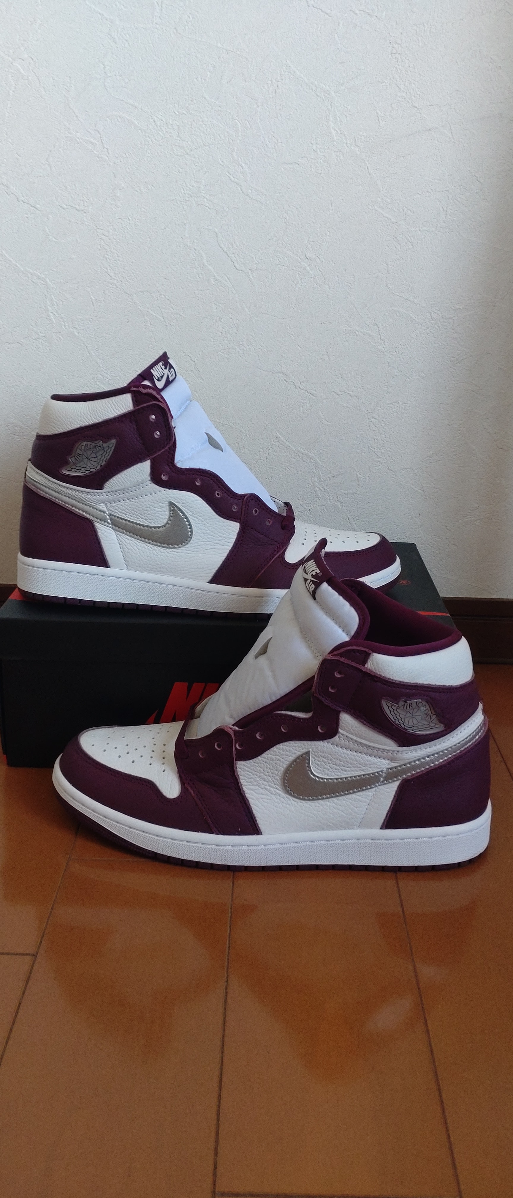 Nike Air Jordan 1 High OG "Bordeaux"