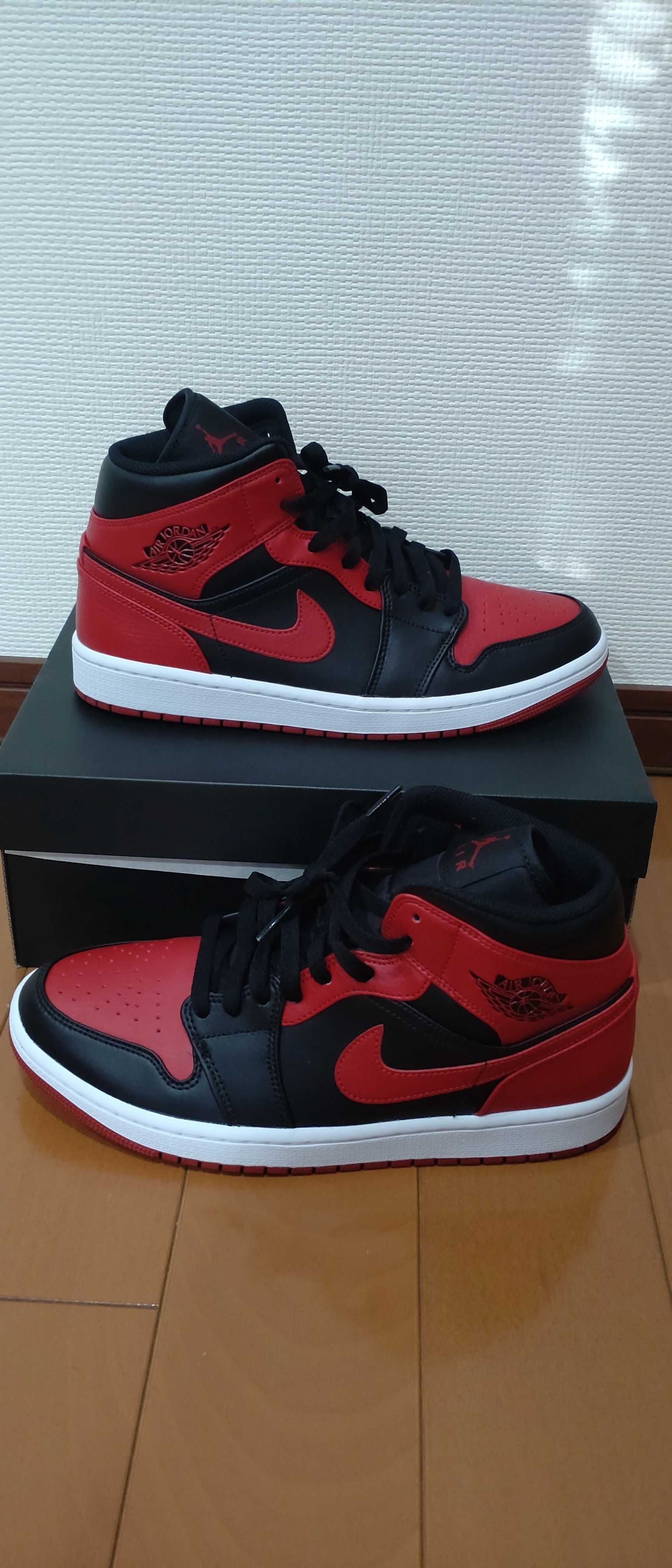 Nike Air Jordan 1 Mid "Bred"