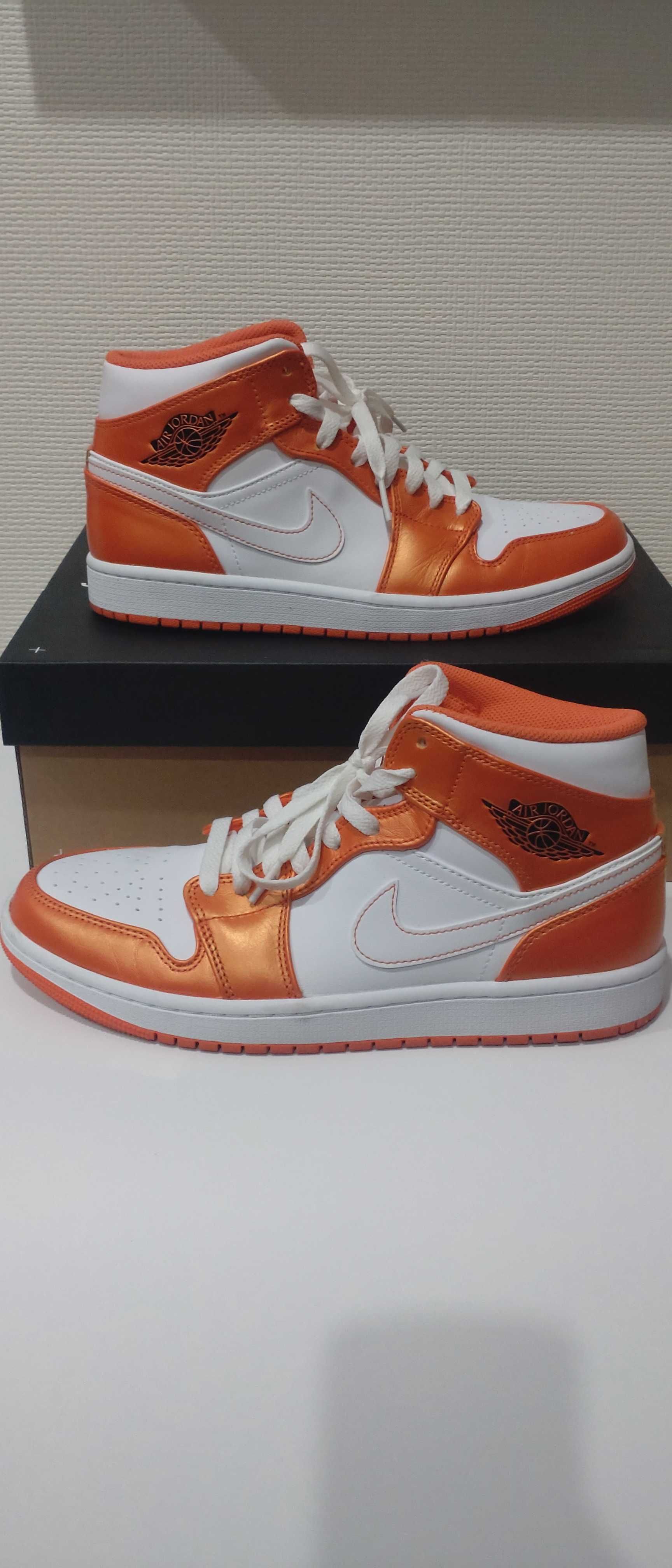 NIKE AIR JORDAN MID "ORANGE/WHITE"