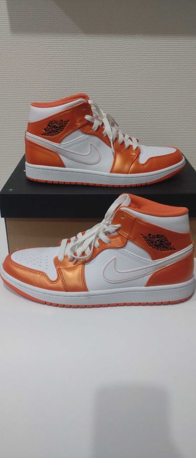 NIKE AIR JORDAN MID "ORANGE/WHITE"