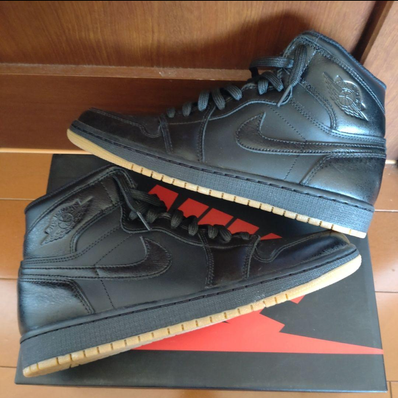 Nike Air Jordan 1 RETRO High "Black Gum"
